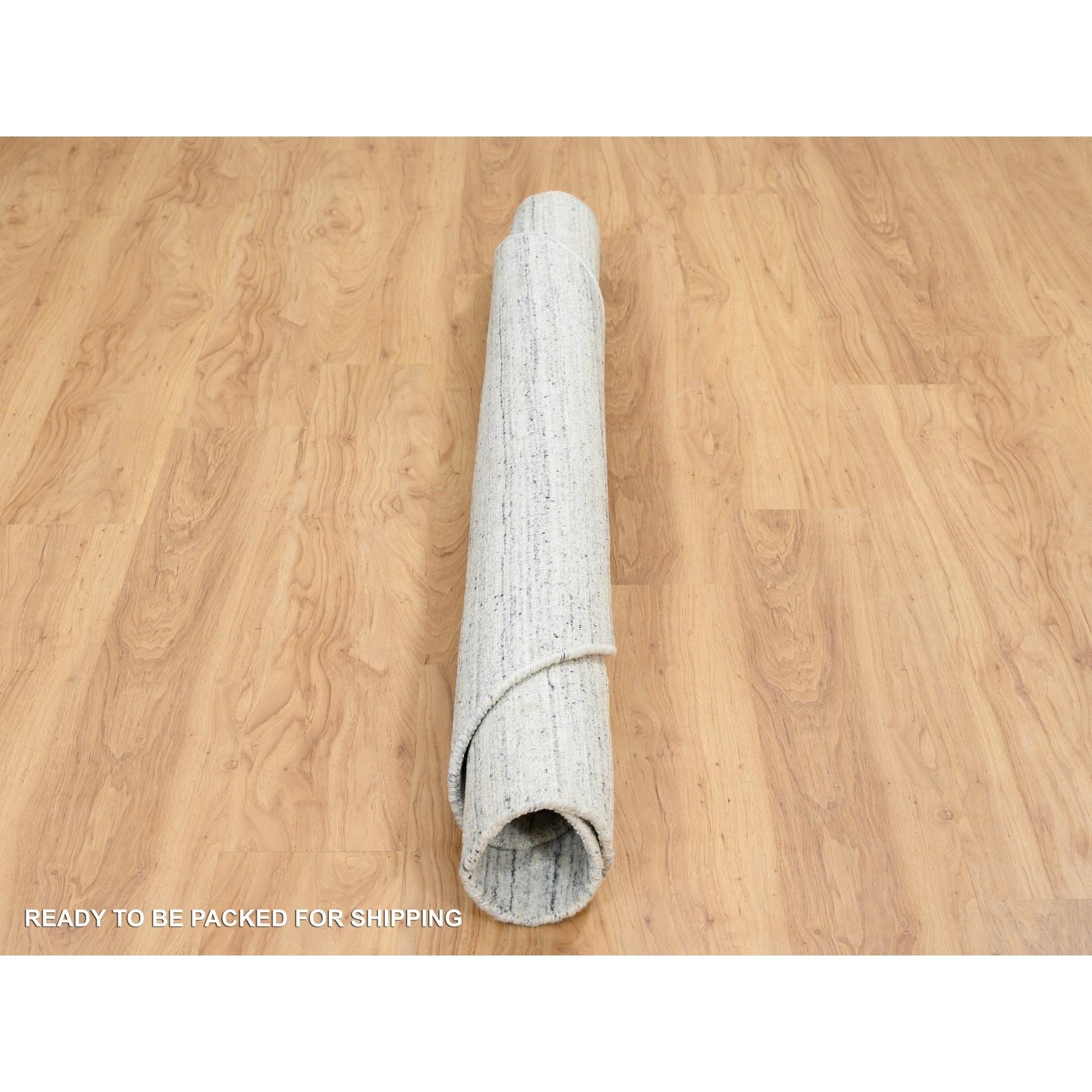 Contemporary 6'x6' Ivory Plain Modern Striae Design Soft Wool Hand Loomed Round Rug For Sale