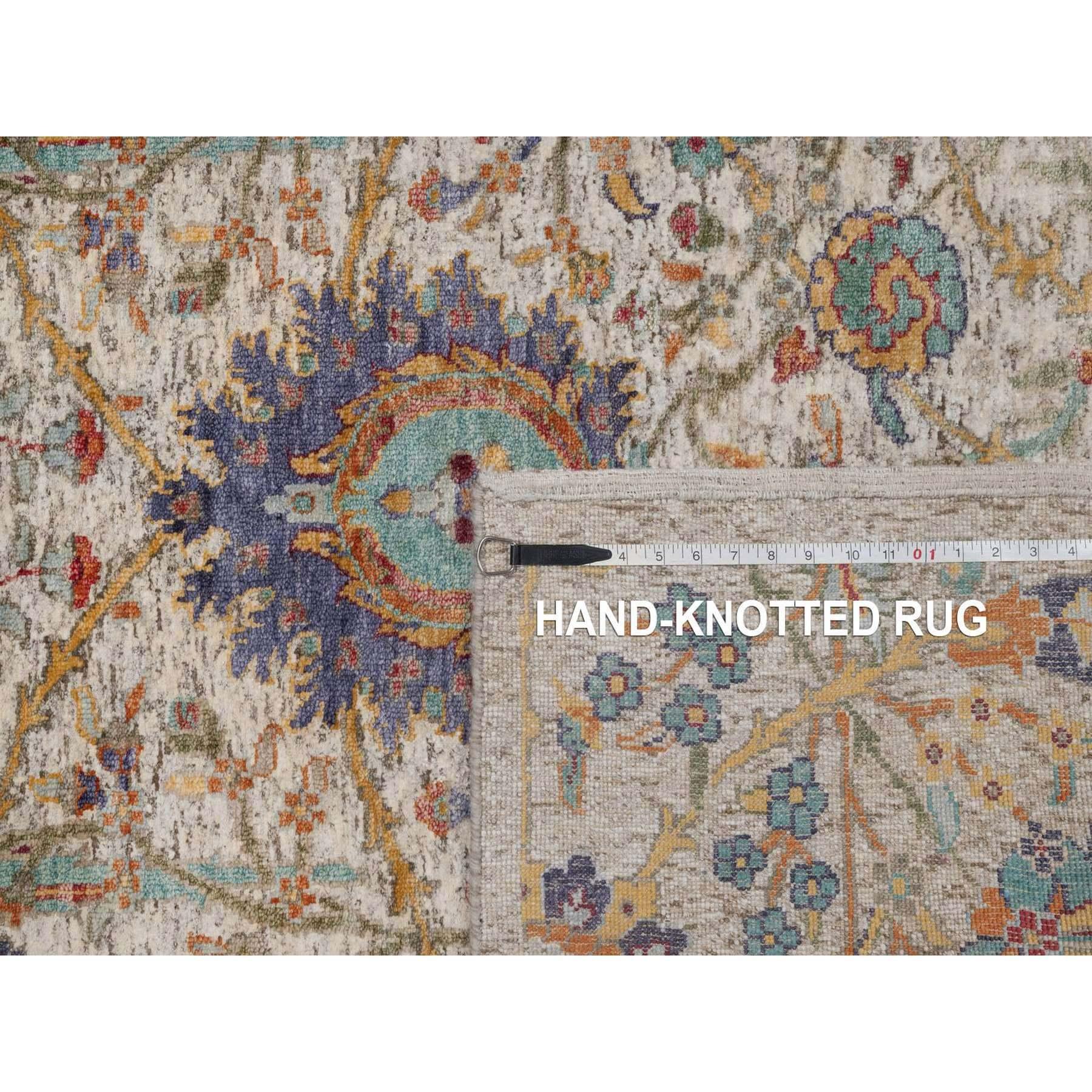 Alfombra de seda anudada a mano con textura de lana y diseño de hoja de hoz marfil de 6'x6' Lana en venta