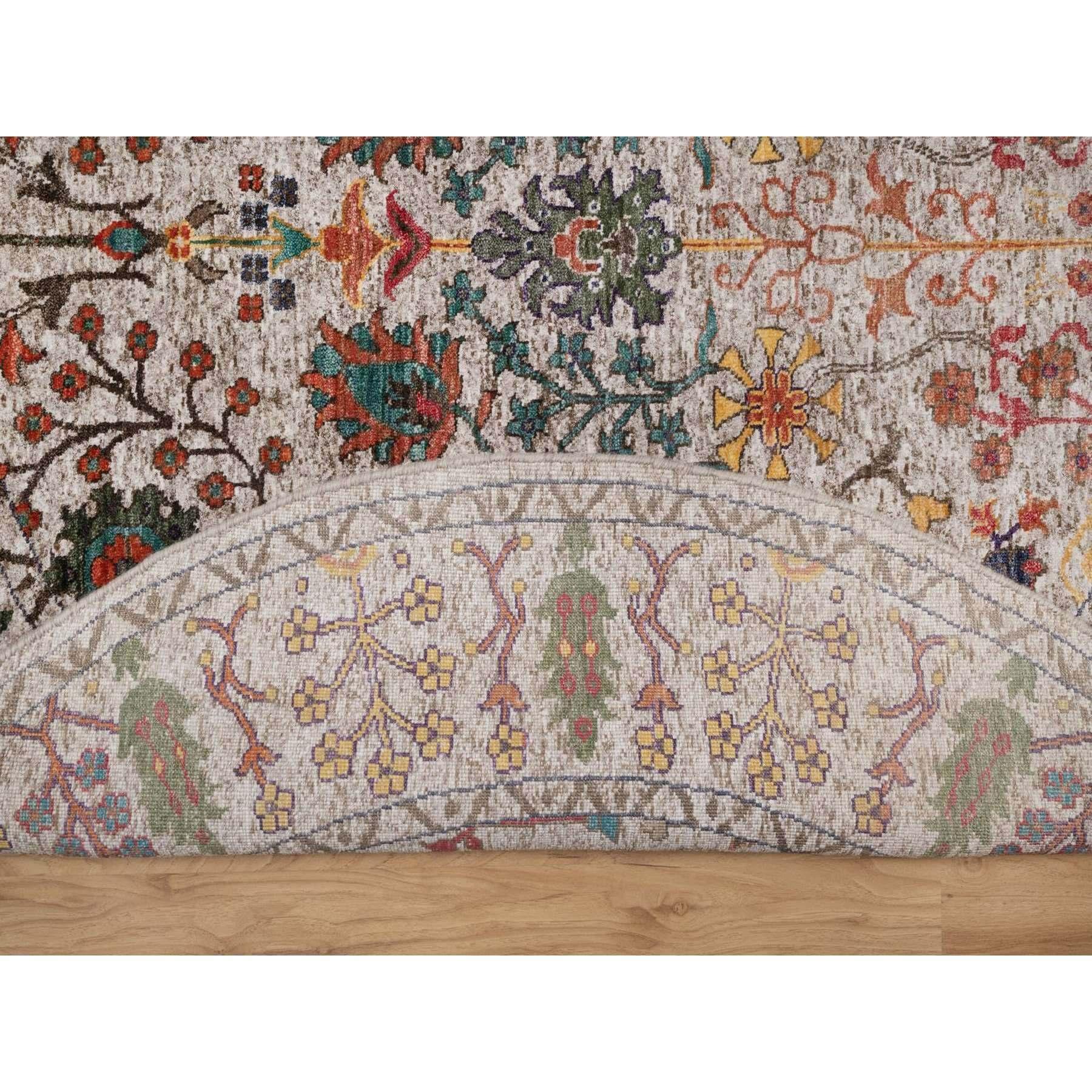 Medievale Tappeto rotondo in lana e seta annodato a mano 6'x6' avorio con design a vaso marrone in vendita