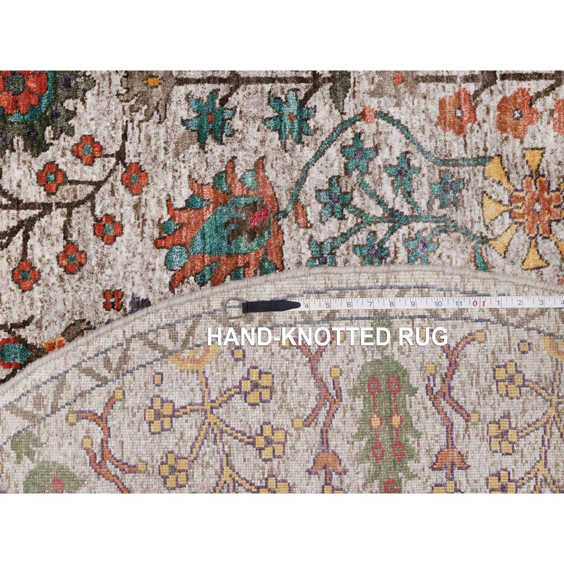 Lana Tappeto rotondo in lana e seta annodato a mano 6'x6' avorio con design a vaso marrone in vendita