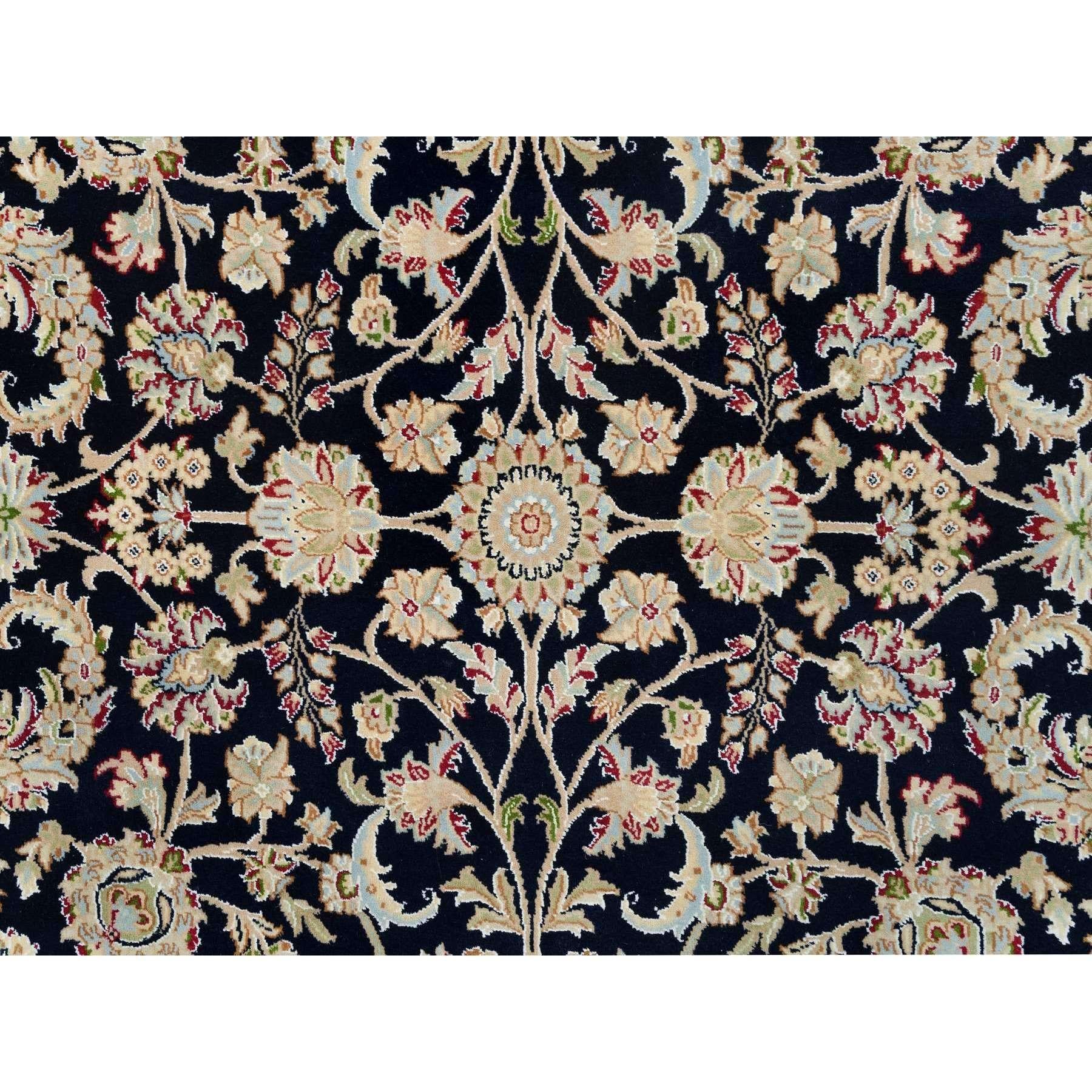 Noué à la main 6'x6' Tapis rond bleu nuit en laine douce nouée à la main Nain Design/One 250 KPSI en vente