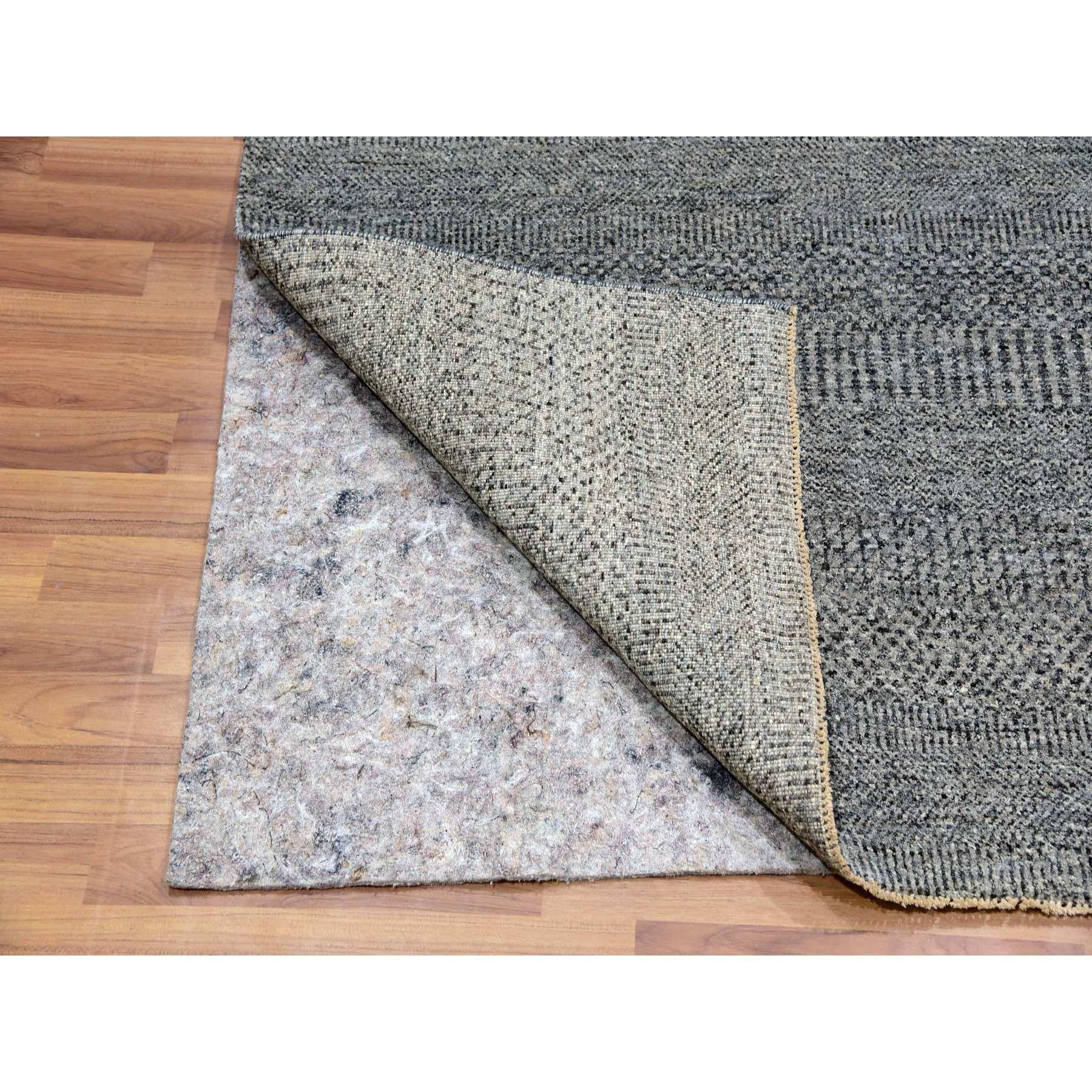 Moderno 6'x6' Pediment Gray Grass Plain Design Wool Hand Knotted Oriental Square Rugs in vendita