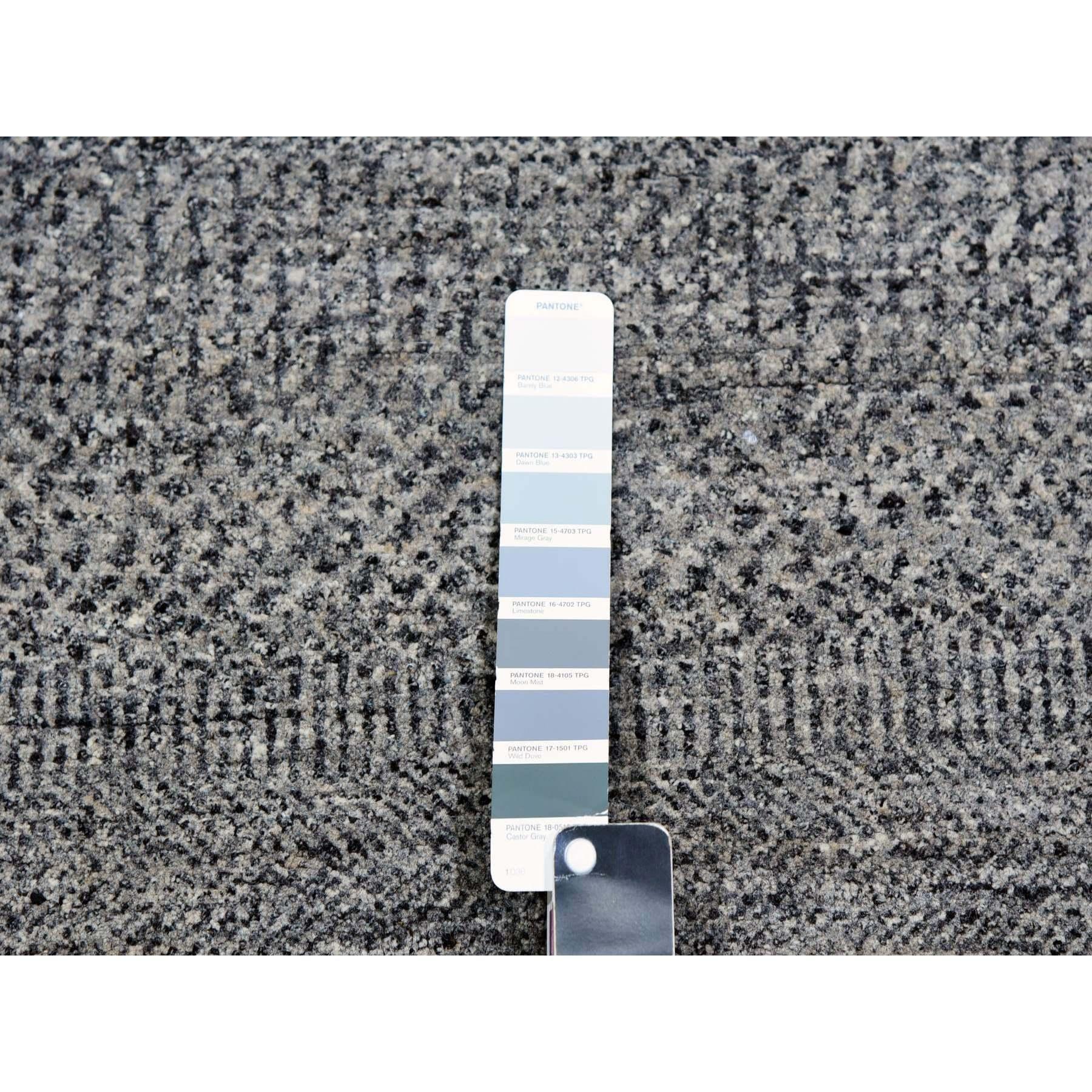 Indiano 6'x6' Pediment Gray Grass Plain Design Wool Hand Knotted Oriental Square Rugs in vendita
