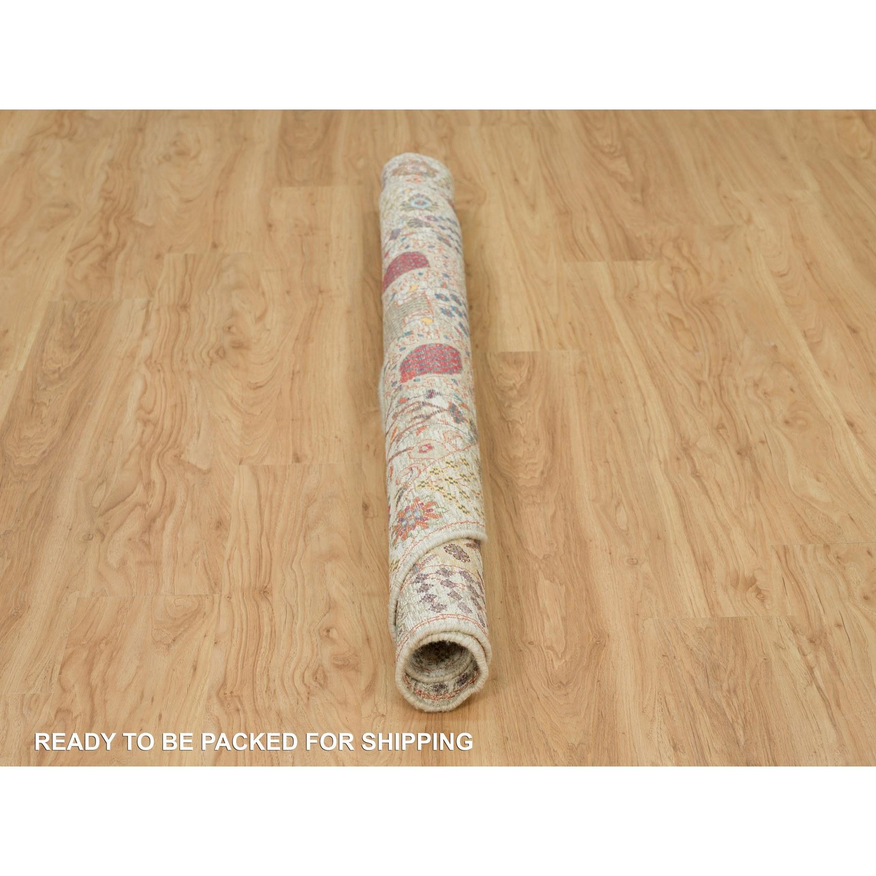 6'x6' Porcelain White Silk and Wool Hand Knotted Tebraz Vase Round Rugs In condizioni Nuovo in vendita a Carlstadt, NJ