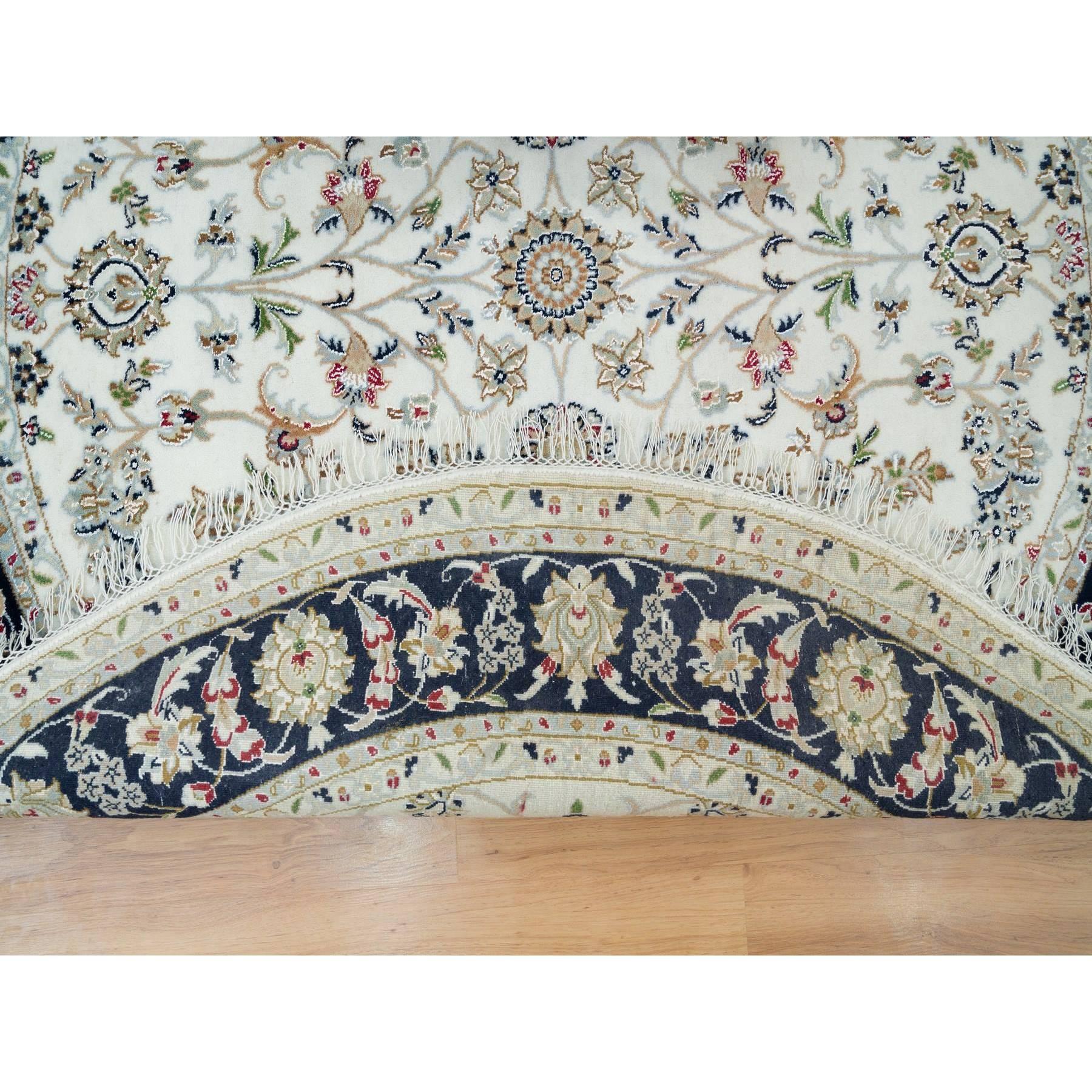 6'x6' Pulverweißer, handgeknüpfter, Nain-Design, 250 KPSI runder Teppich aus weicher Wolle in Pulverweiß (Mittelalterlich) im Angebot