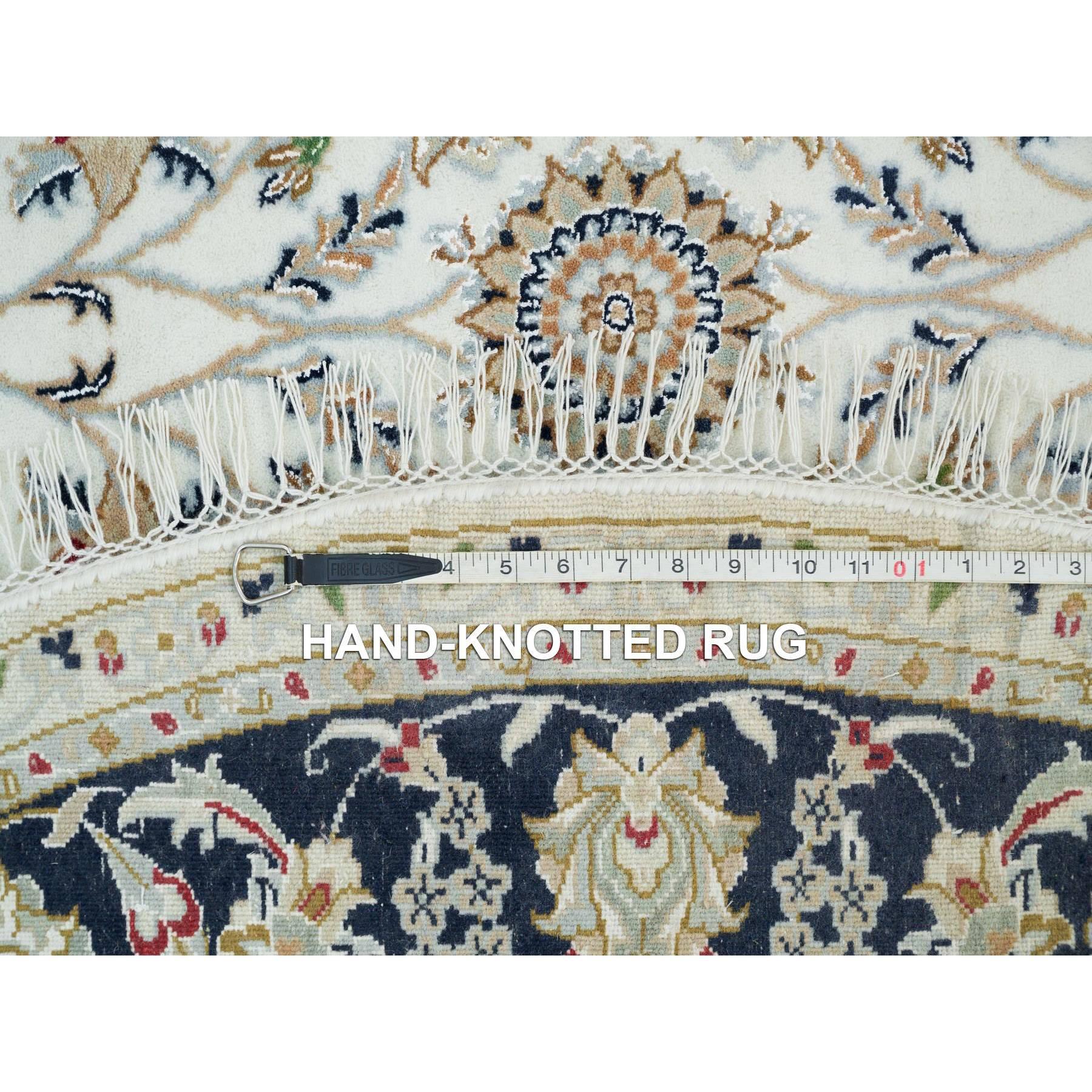 6'x6' Pulverweißer, handgeknüpfter, Nain-Design, 250 KPSI runder Teppich aus weicher Wolle in Pulverweiß im Angebot 1