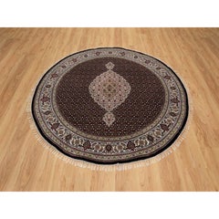 6'x6' Rich Black Hand Knotted Tabriz Mahi with Fish Design Wool Round Rug