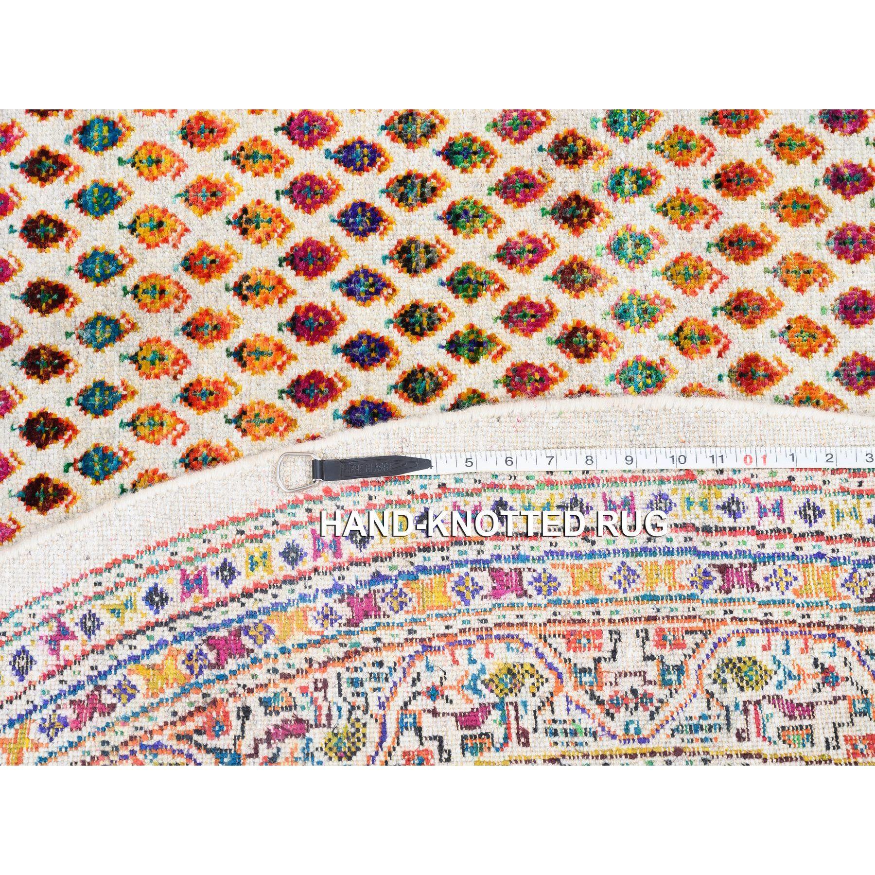 Seta Tappeto rotondo 6'x6' colorato in lana e seta Sari Sarouk Mir annodato a mano in vendita