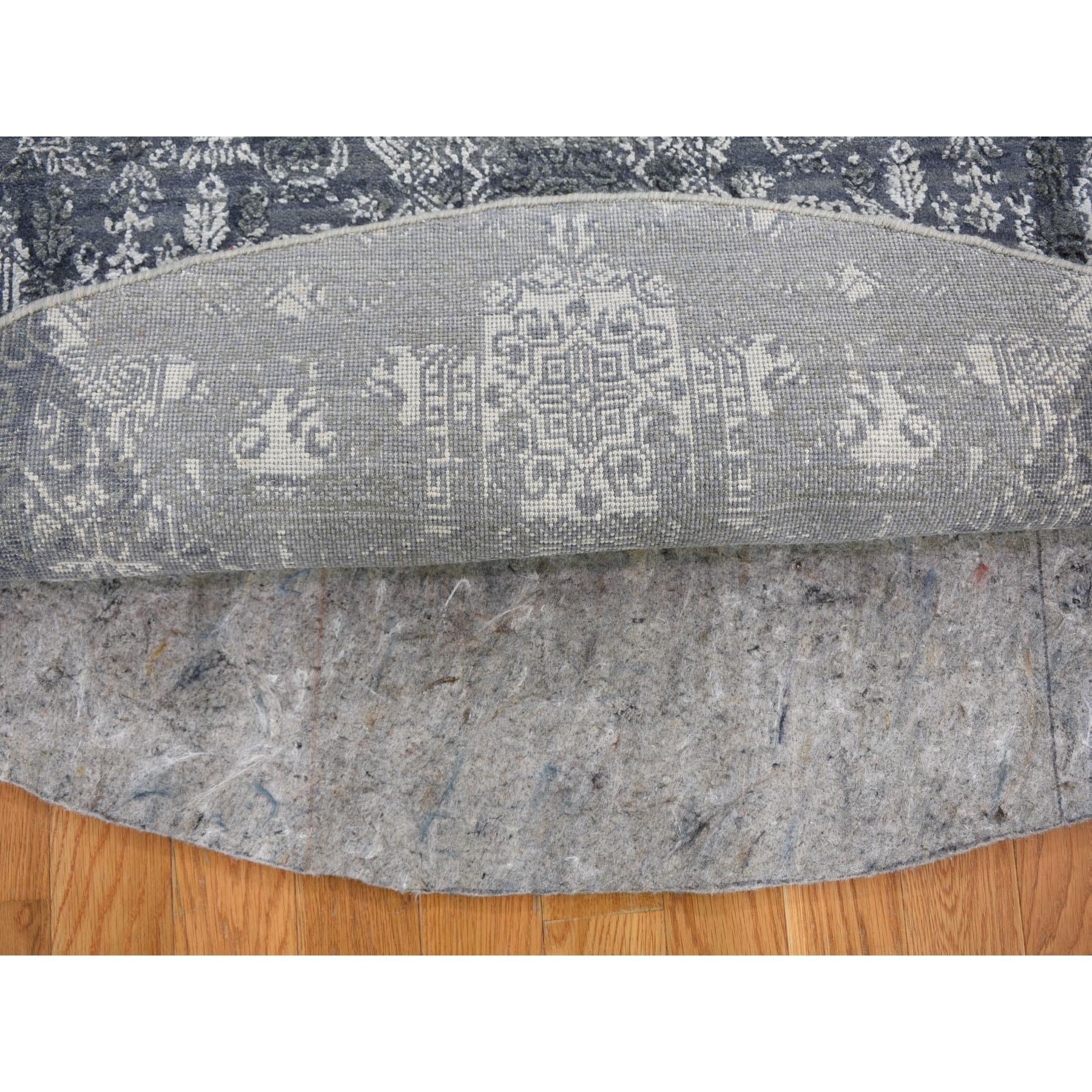 Medieval 6'x6' Round Gray Wool And Pure Silk Jewellery Design Hand Knotted Rug For Sale