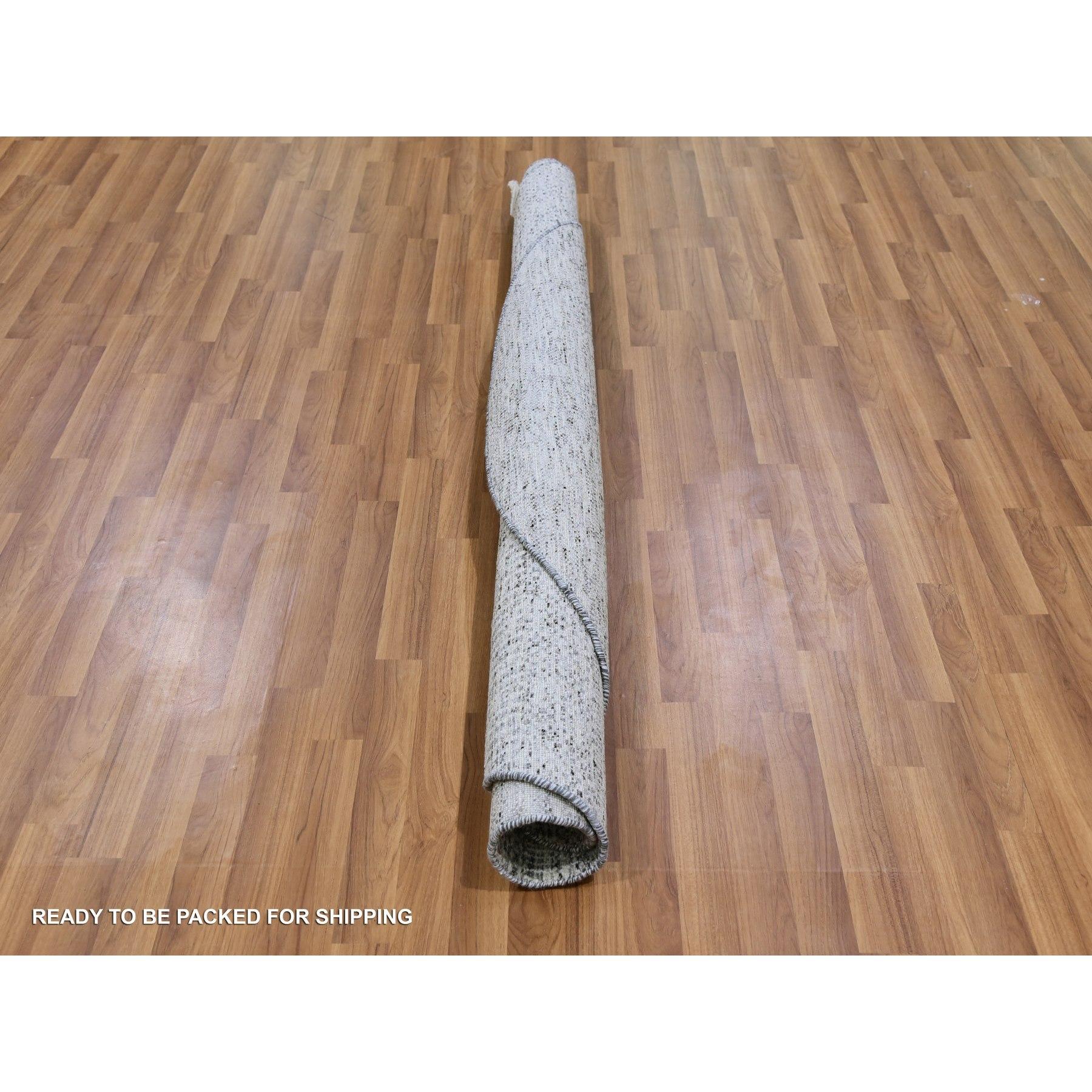 6'x6' Silver Chalice Gray Undyed Wool Grass Design Hand Knotted Round Rug (Handgeknüpft) im Angebot