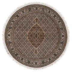 6'x6' White Pure Wool Tabriz Mahi with Fish Design Hand Knotted Round Rug