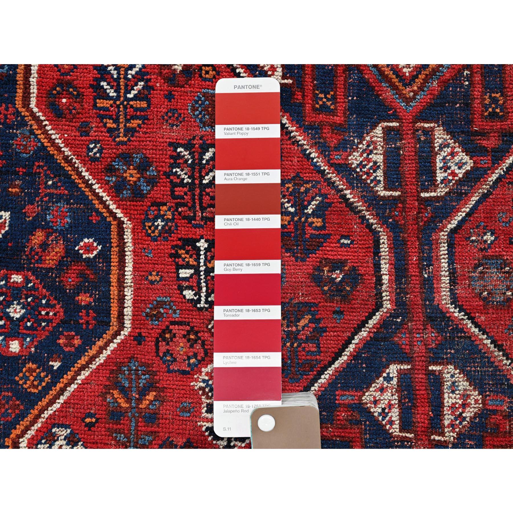 6'x7' Rubinroter persischer Qashqai-Teppich aus reiner Wolle, handgeknüpft, Vintage (Persisch)