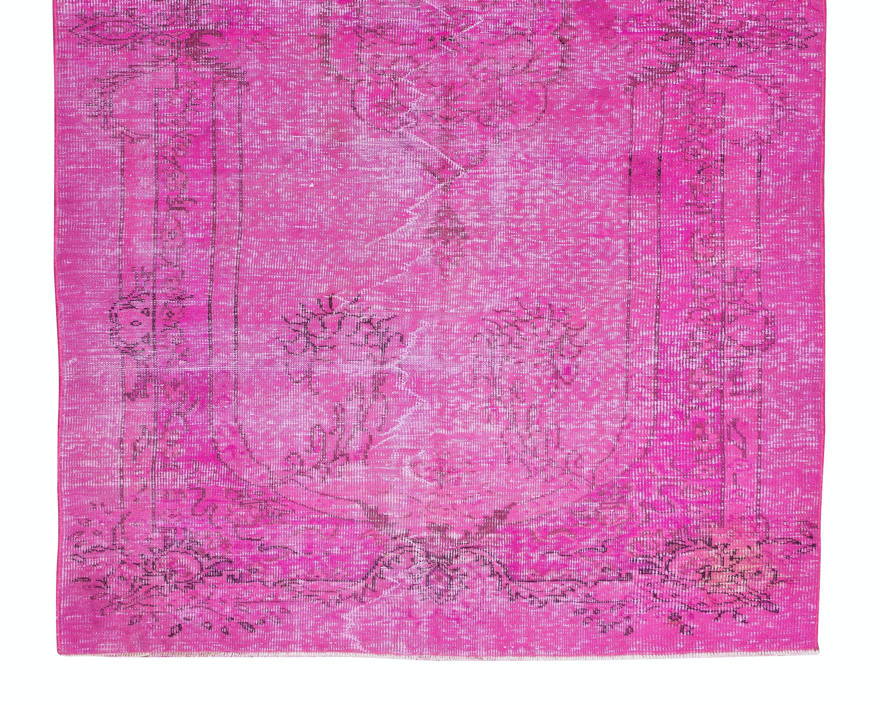 6x7.3 ft Modern Home Decor Pink Carpet, Hand Knotted Anatolian Vintage Area Rug In Good Condition For Sale In Philadelphia, PA