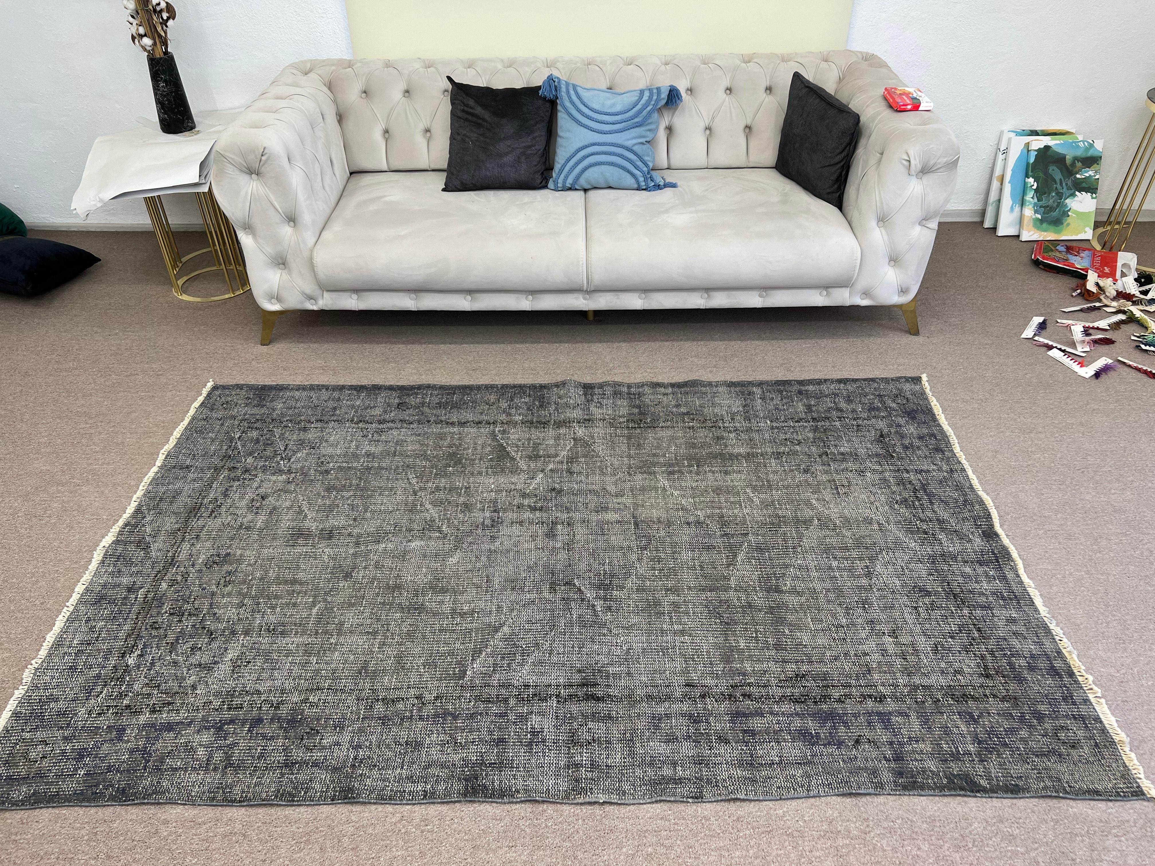 6x7.8 Ft Vintage Handmade Turkish Area Rug in Gray & Brown for Modern Interiors For Sale 3