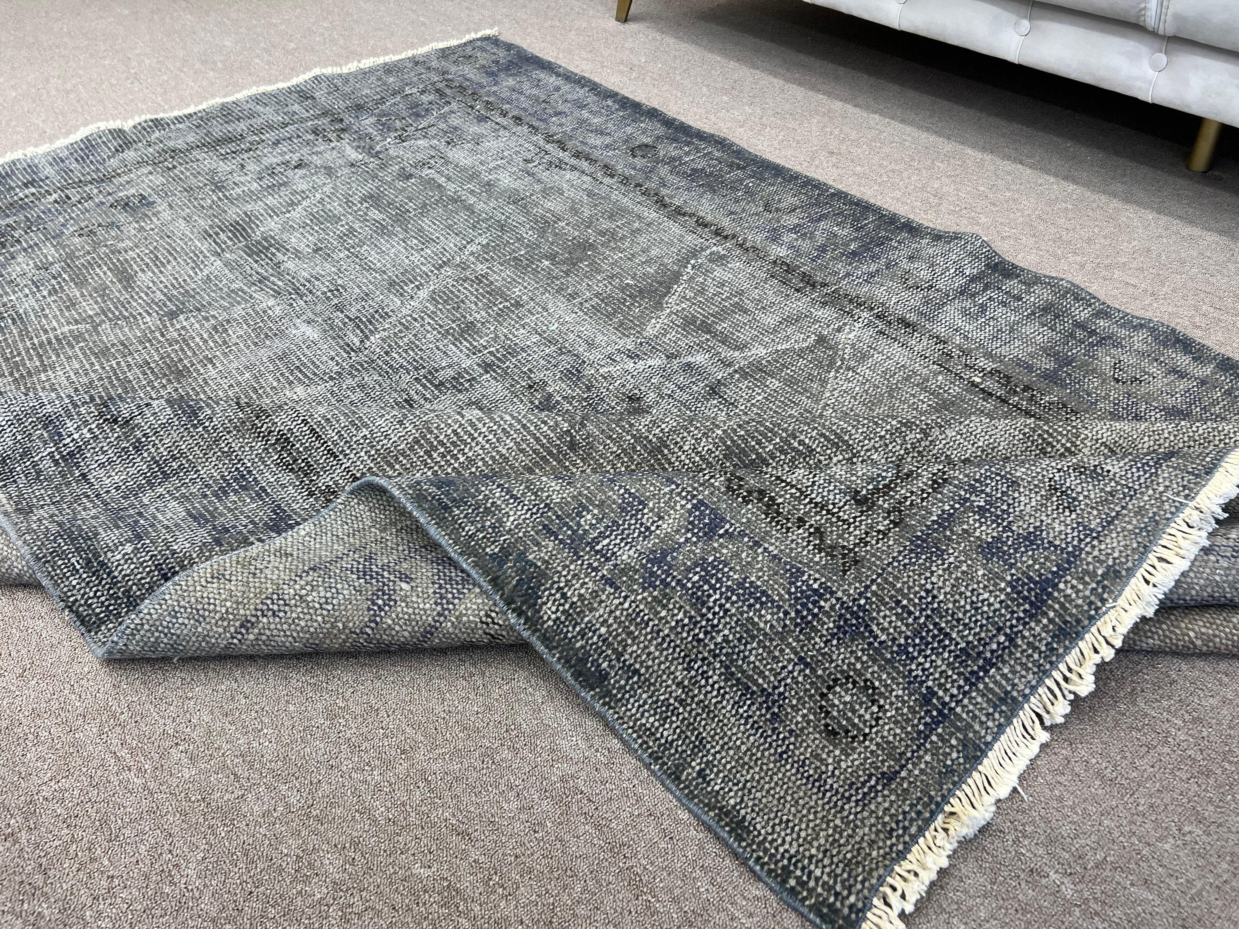 6x7.8 Ft Vintage Handmade Turkish Area Rug in Gray & Brown for Modern Interiors For Sale 6
