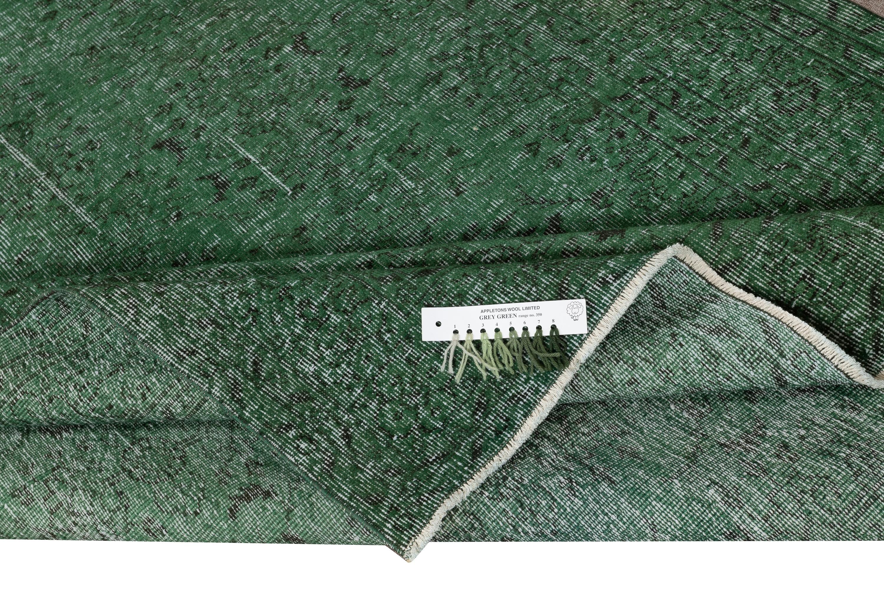 6x7.8 Ft Vintage Handgefertigter Türkischer Teppich. Übergefärbtes Grün für modernes Heim & Büro (Moderne) im Angebot