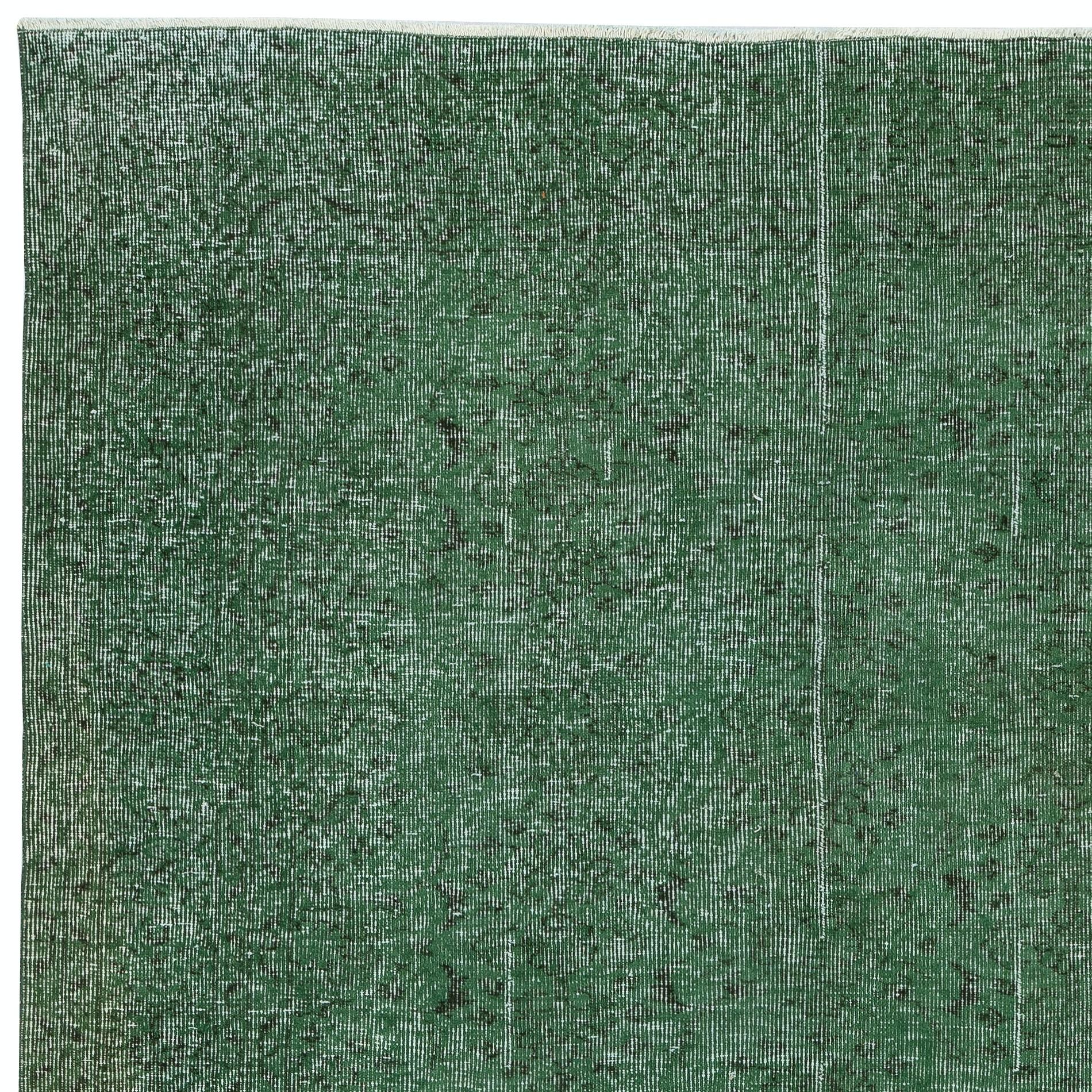 6x7.8 Ft Vintage Handgefertigter Türkischer Teppich. Übergefärbtes Grün für modernes Heim & Büro im Zustand „Gut“ im Angebot in Spring Valley, NY