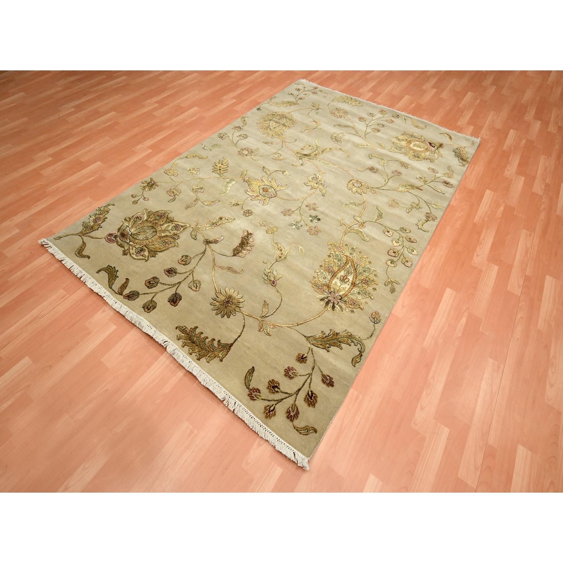 Medievale Tappeto marrone ecrù metà lana e metà seta con disegno botanico annodato a mano 6'x8'10