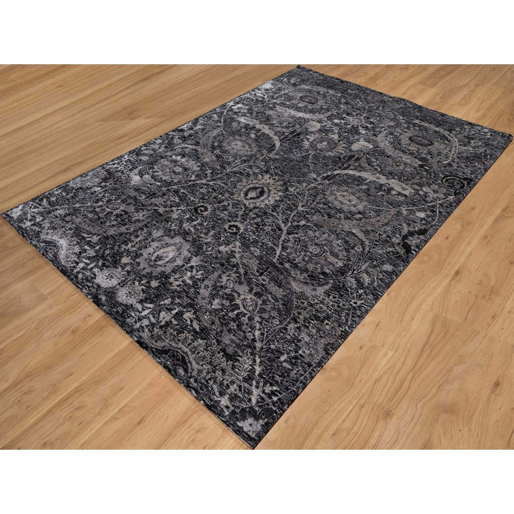 Medieval 6'x8'10