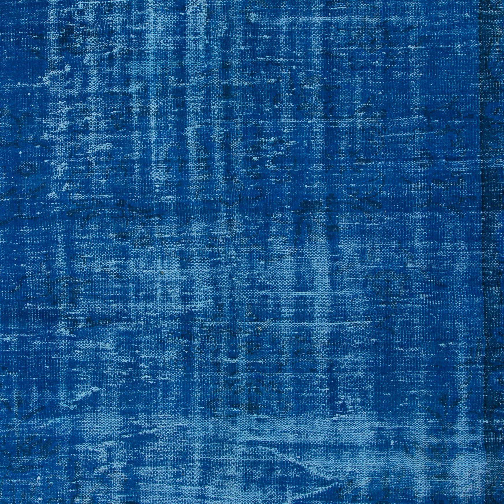 Moderne 6x8.4 Ft Tapis en laine turque fait à la main en bleu uni 4 Modern Interiors en vente