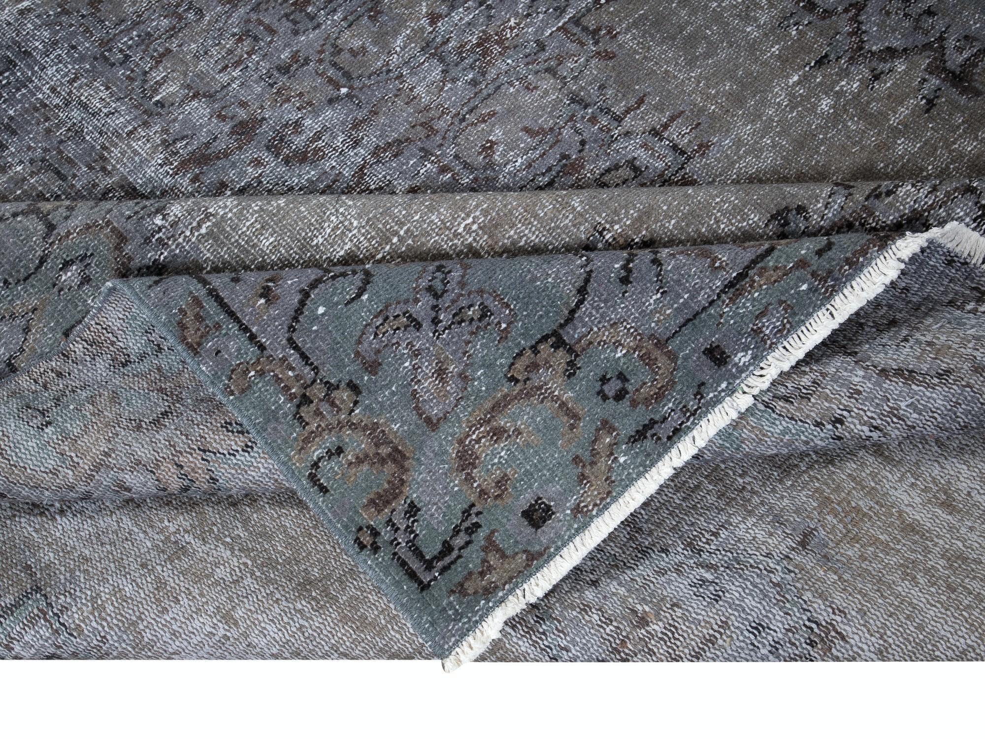Turkish 6x8.5 Ft Gray Modern Area Rug with Medallion, Handknotted in Isparta, Turkey For Sale