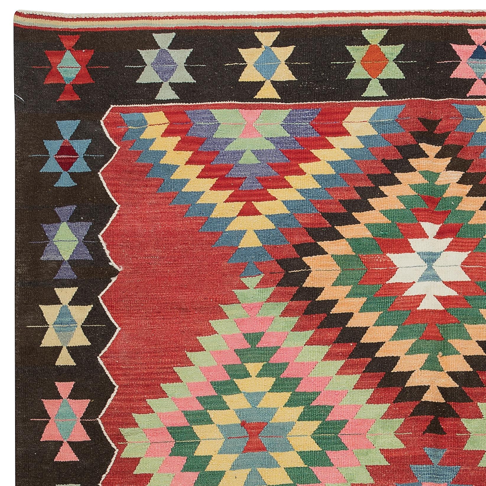 6x8.7 Ft Vintage Handgefertigter türkischer Kelim-Teppich aus Wolle in Rot mit geometrischem Design (Türkisch) im Angebot