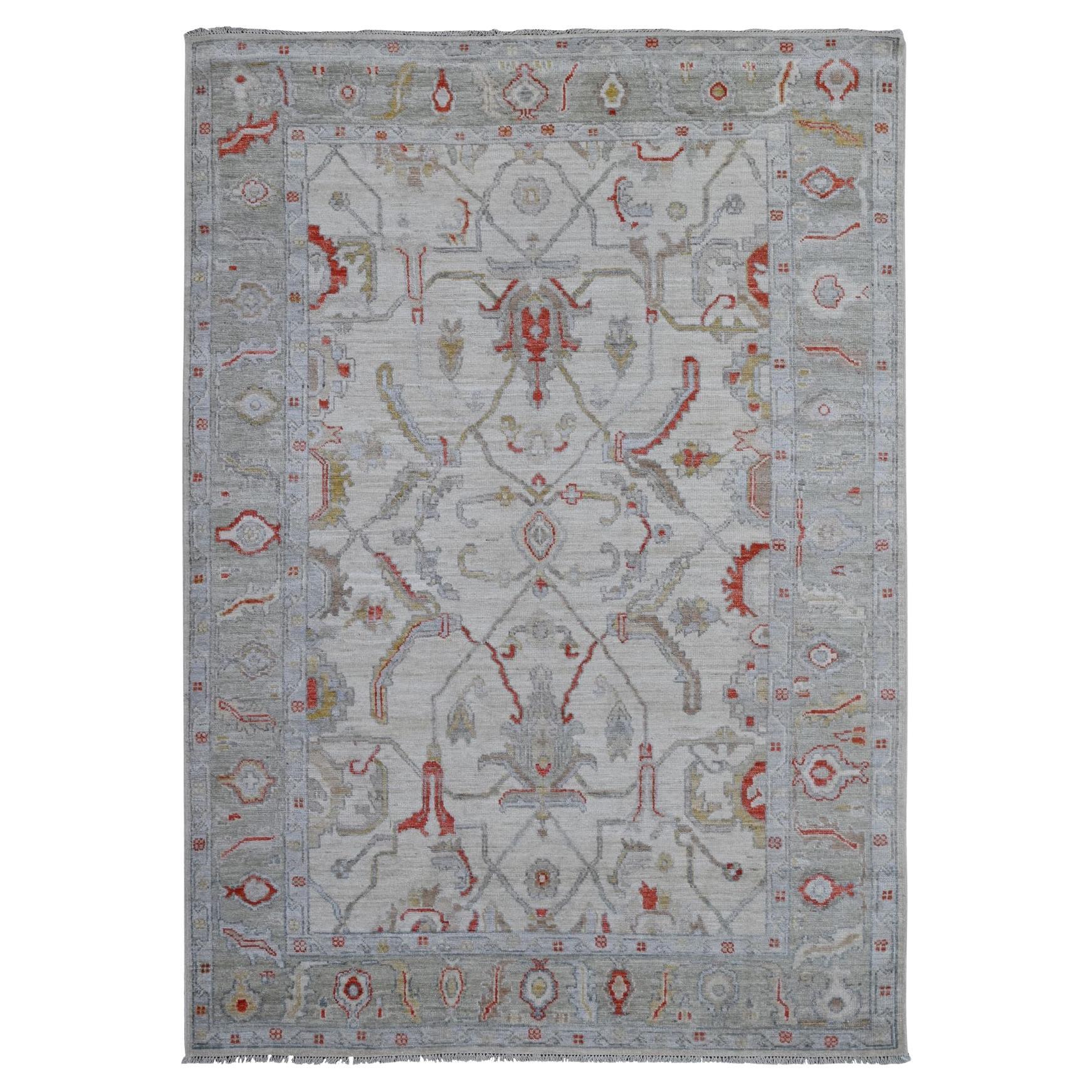 Tapis d'Orient 6'x8'8" Spatial White Oushak Rural Flower And Leaf Design en vente