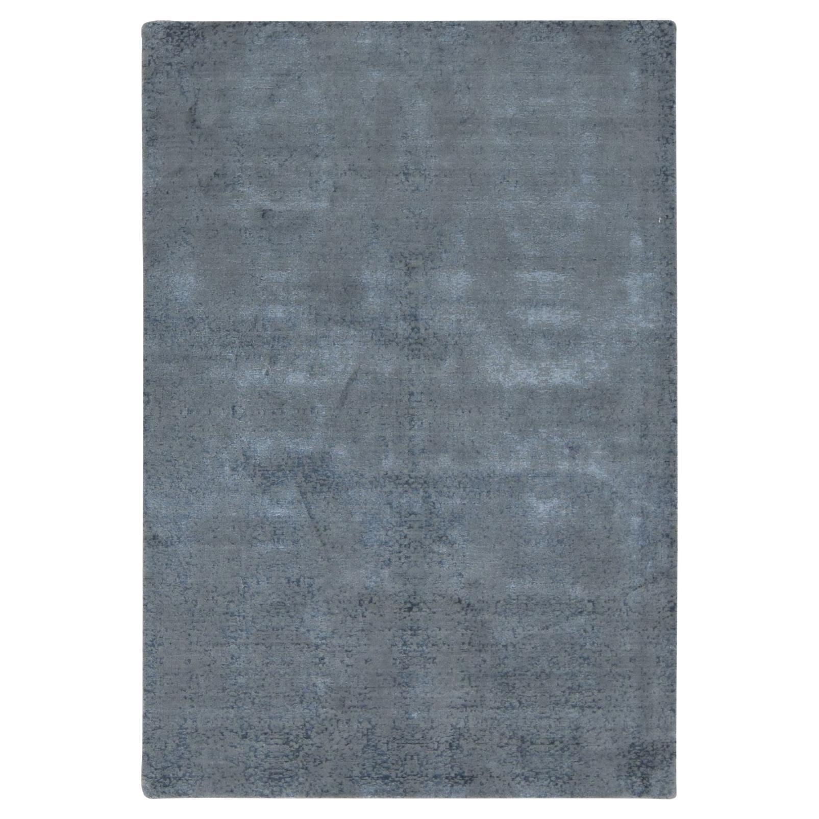 6
x9
 Aschgrau, Gedämpfter Ton in Ton, Wolle und Seide, Handgeknüpft, Orientteppich im Angebot