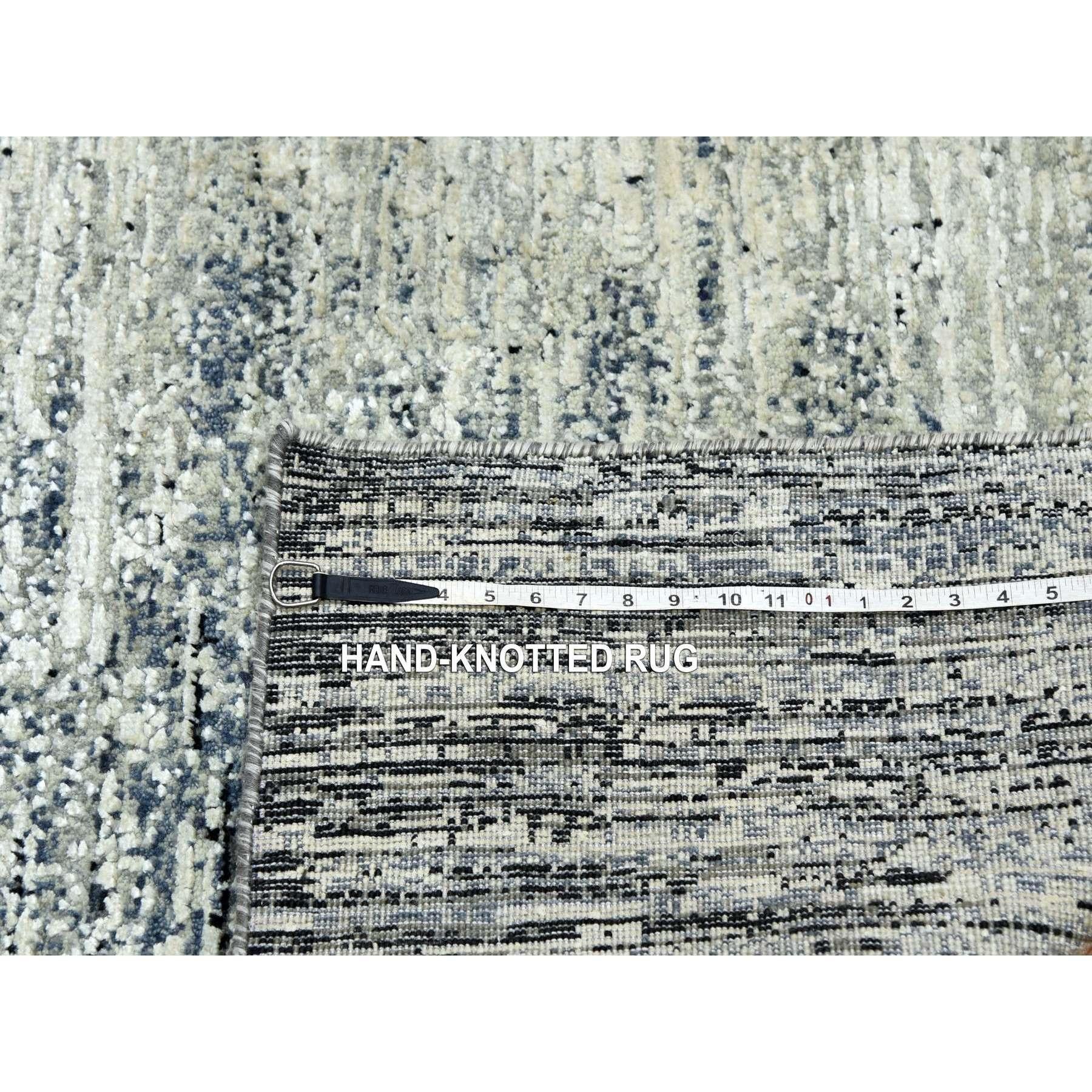 Tappeto orientale 6'x9' nero, in lana e pura seta, annodato a mano, con design a striature in vendita 3
