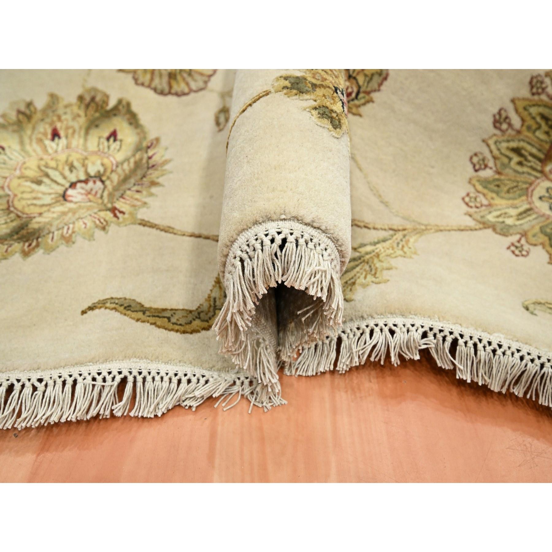 6'x9' Bone White Hand Knotted Botanical Design Wolle und Seide Orientteppich im Zustand „Neu“ im Angebot in Carlstadt, NJ
