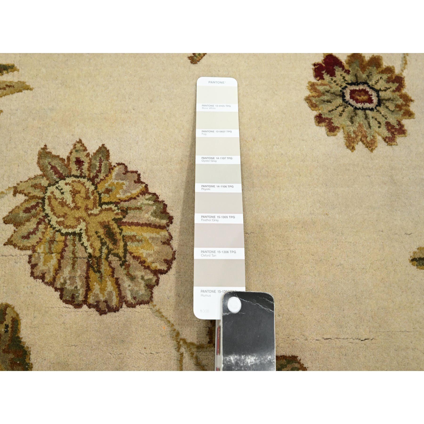 6'x9' Bone White Hand Knotted Botanical Design Wolle und Seide Orientteppich im Angebot 1