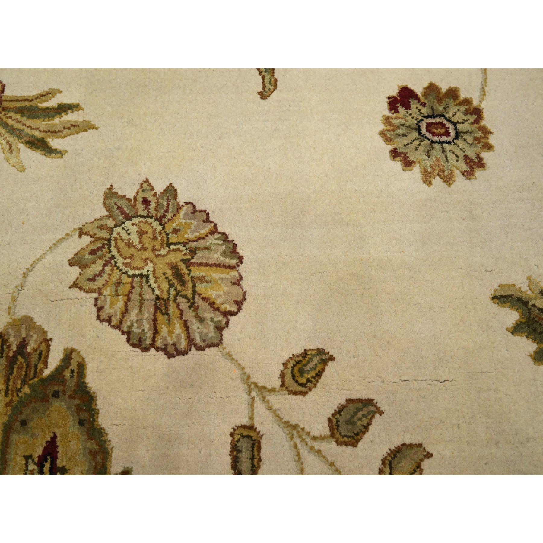 6'x9' Bone White Hand Knotted Botanical Design Wolle und Seide Orientteppich im Angebot 2