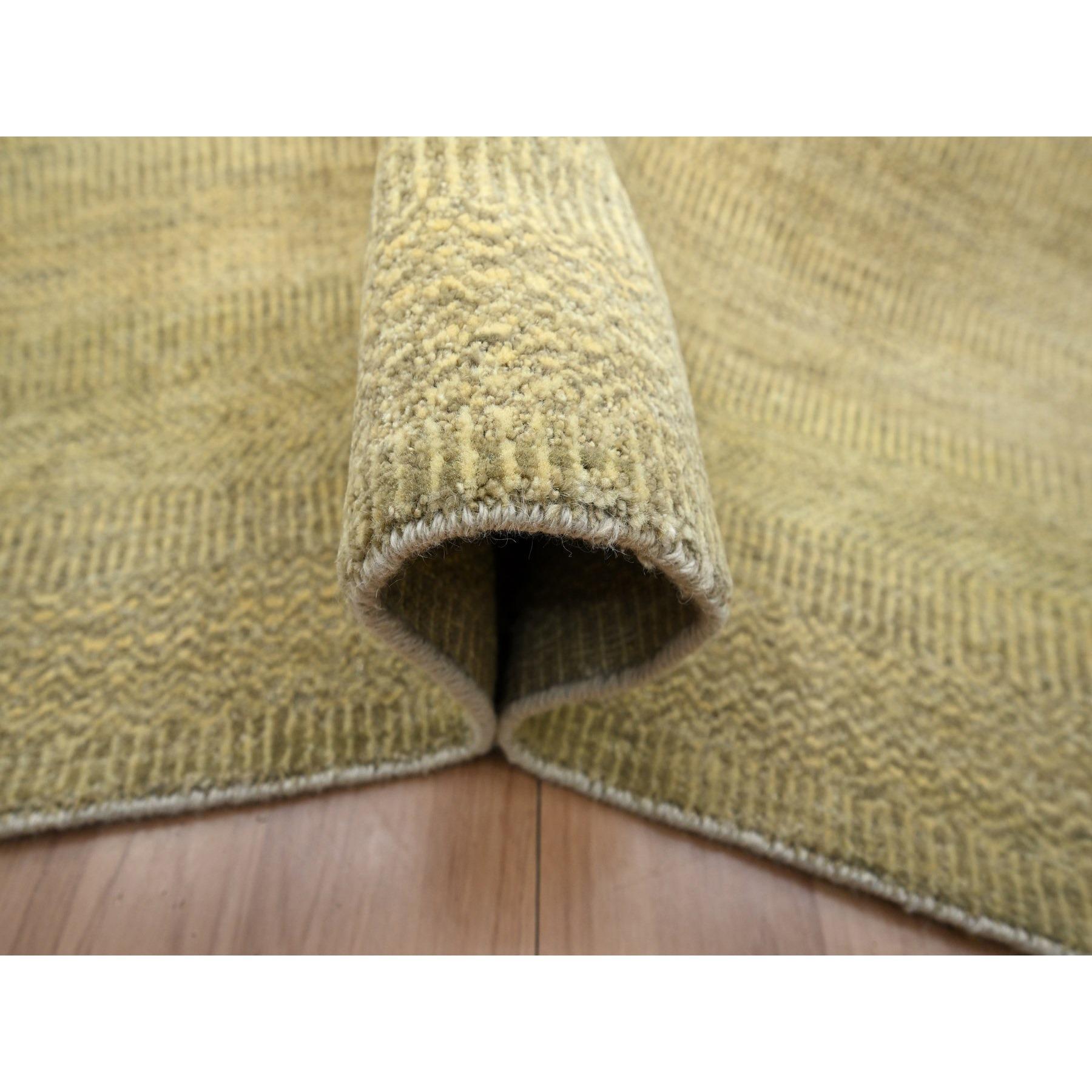 6'x9' Brown Denser Weave Modern Grass Design Hand Knotted Wool & Silk Rug In New Condition For Sale In Carlstadt, NJ