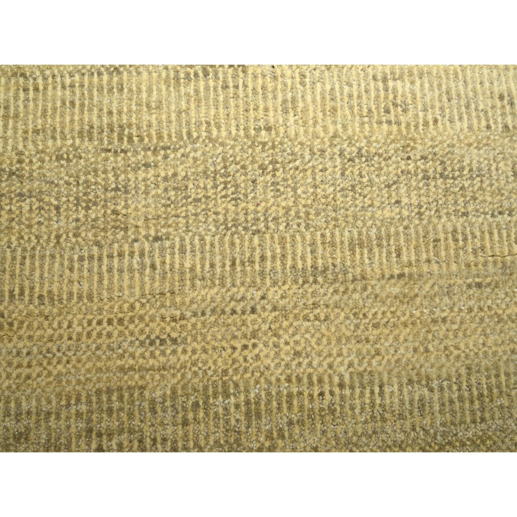 6'x9' Brown Denser Weave Modern Grass Design Hand Knotted Wool & Silk Rug For Sale 2