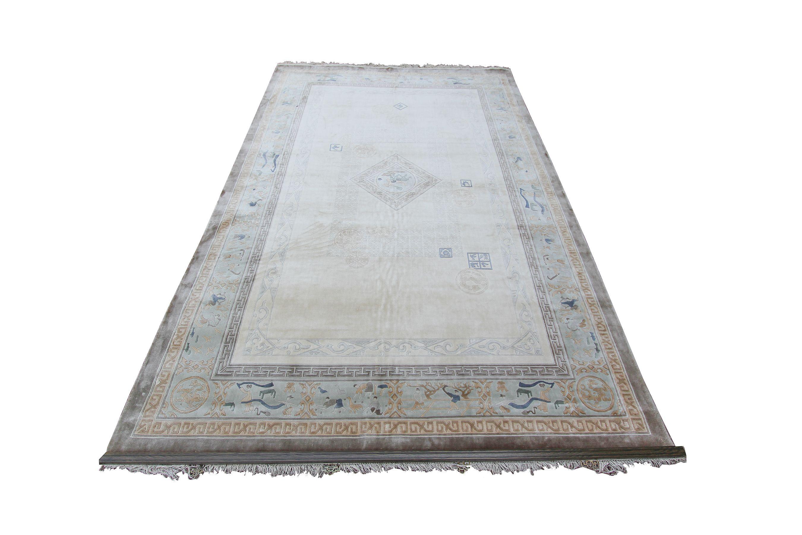 Feiner, seltener Jugendstil-Teppich 
Chinesischer Art-Déco-Teppich aus feiner Seide 

183cm x 280cm

Um 1960

