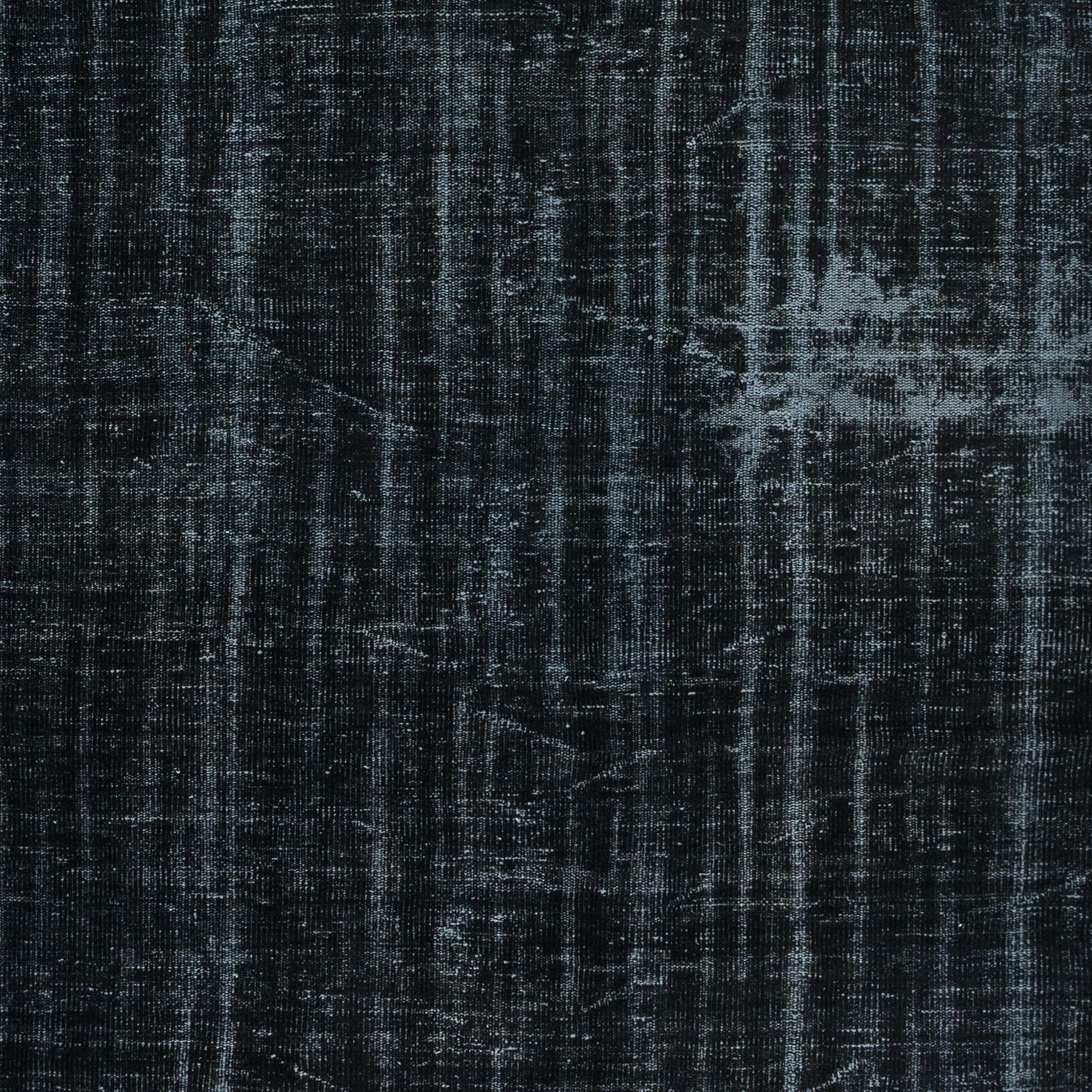 Abstrakter schwarzer moderner Teppich aus Wolle im Used-Look, 6x9 Ft, handgeknüpft in der Türkei (Handgewebt) im Angebot