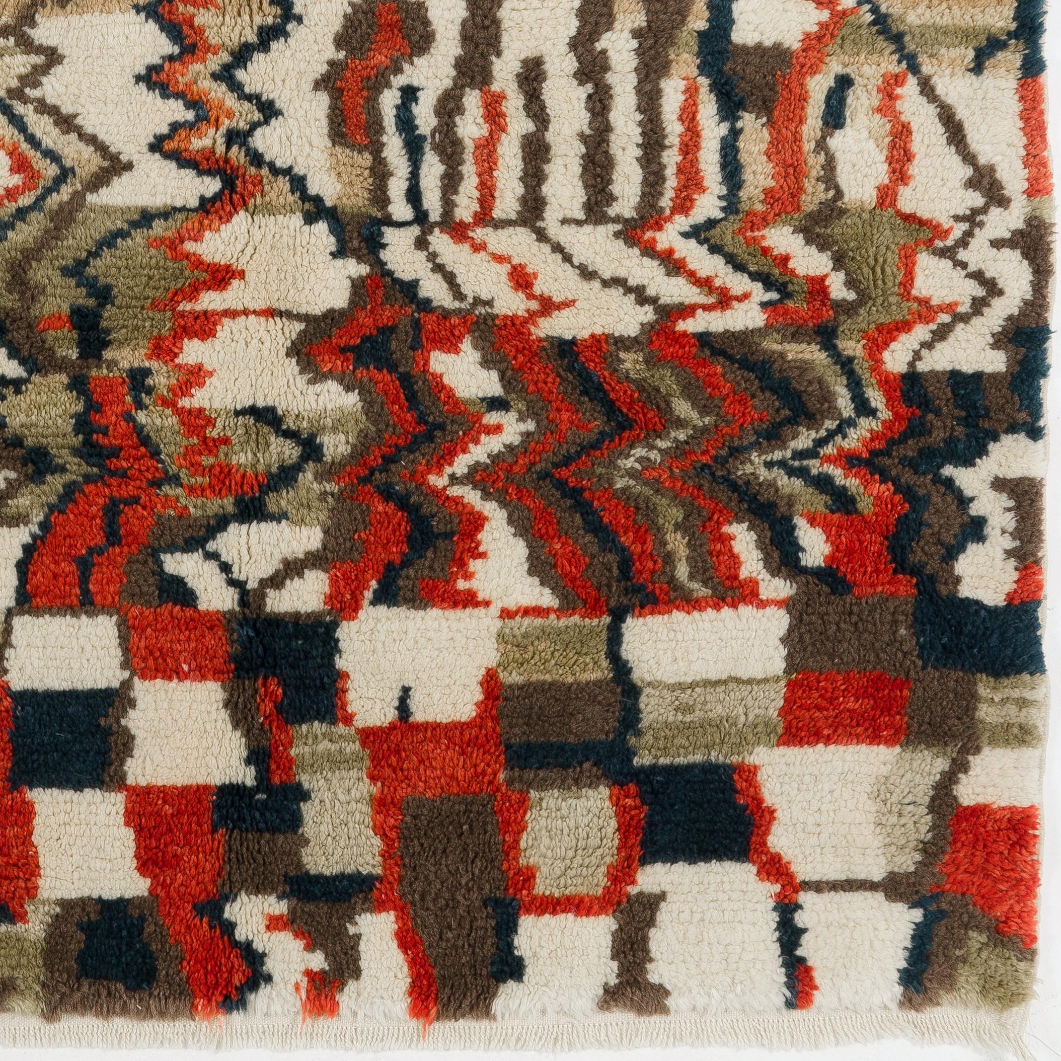 Turkish 6x9 Ft Contemporary Hand-Knotted Wool Rug with Soft Thick Pile & Abstract Design For Sale