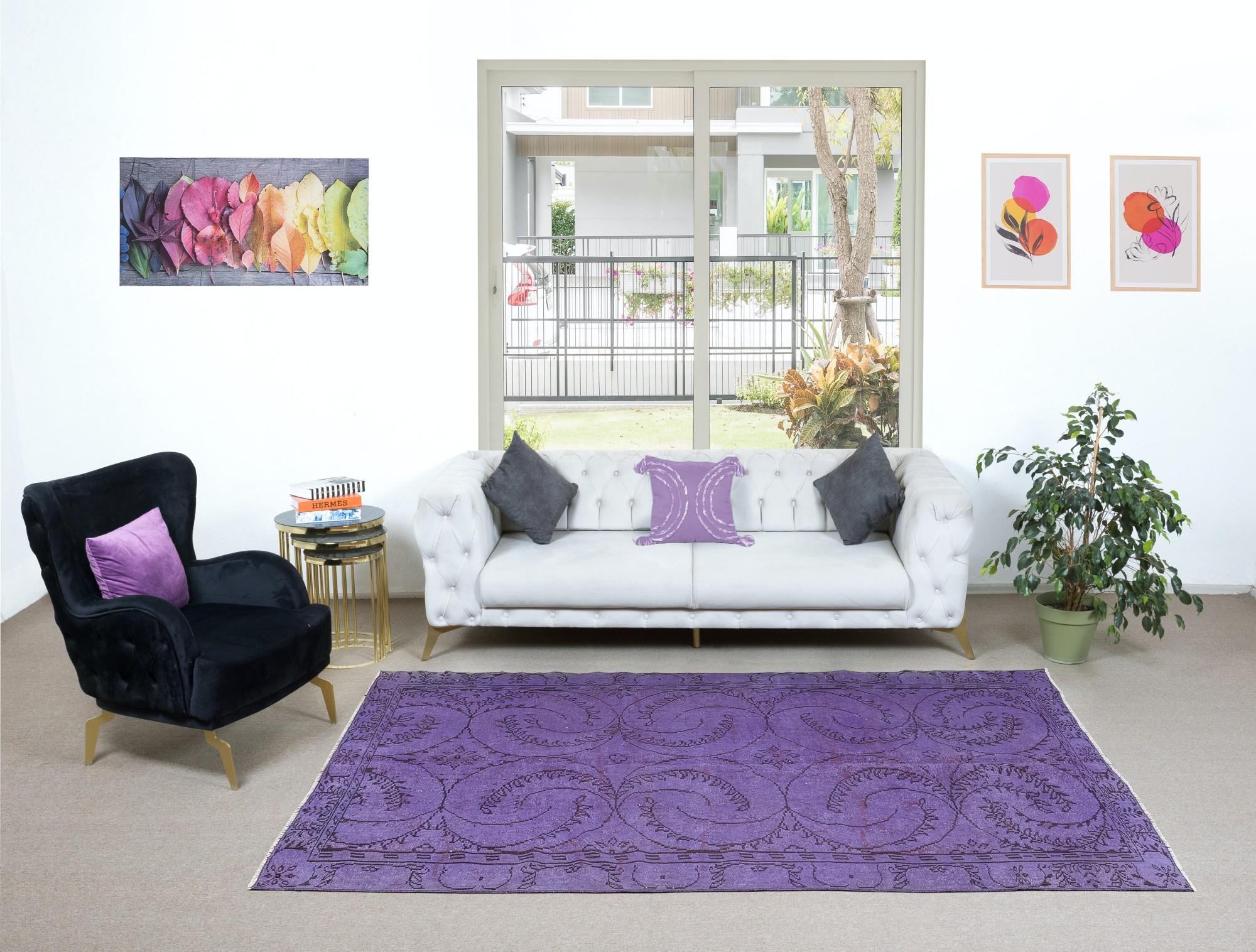Hand-Woven 6x9 Ft Contemporary Wool Area Rug in Royal Purple, Hand-Knotted in Turkey For Sale