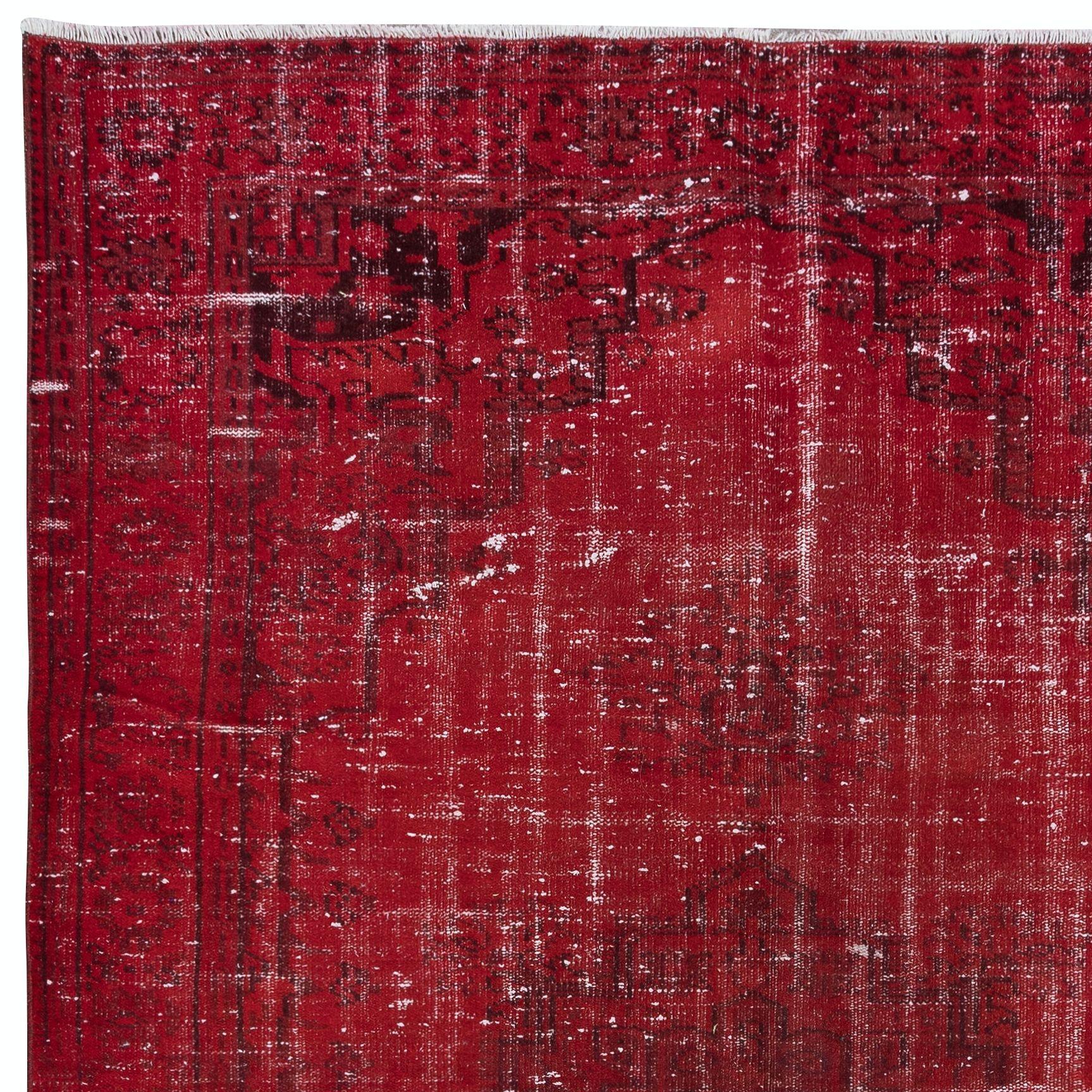 6x9 Ft Dark Red Turkish Area Rug for Living Room, Modern Handmade Carpet In Good Condition For Sale In Philadelphia, PA