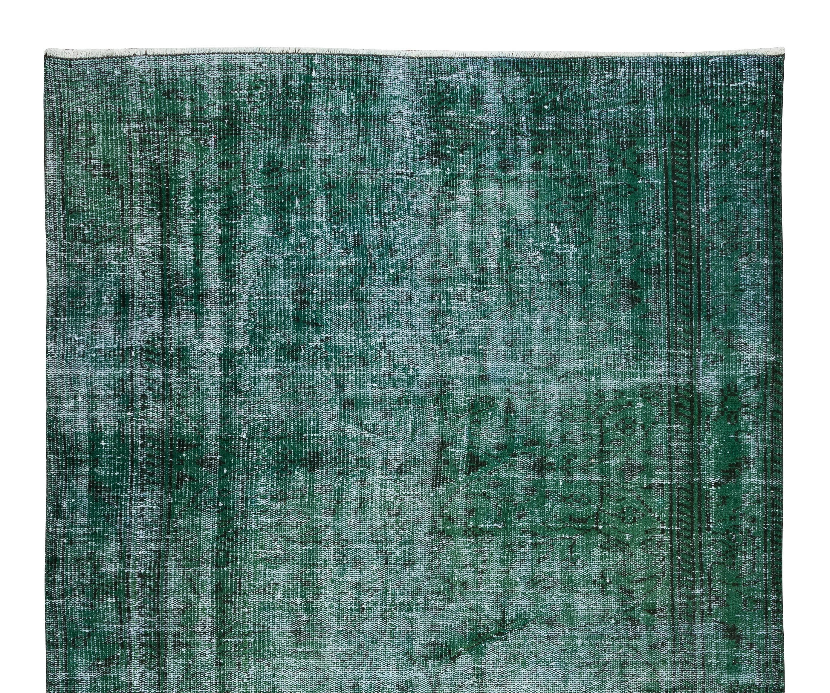 Green Floor Rug for Modern Interior, Handmade Turkish Vintage Wool Carpet In Good Condition For Sale In Philadelphia, PA