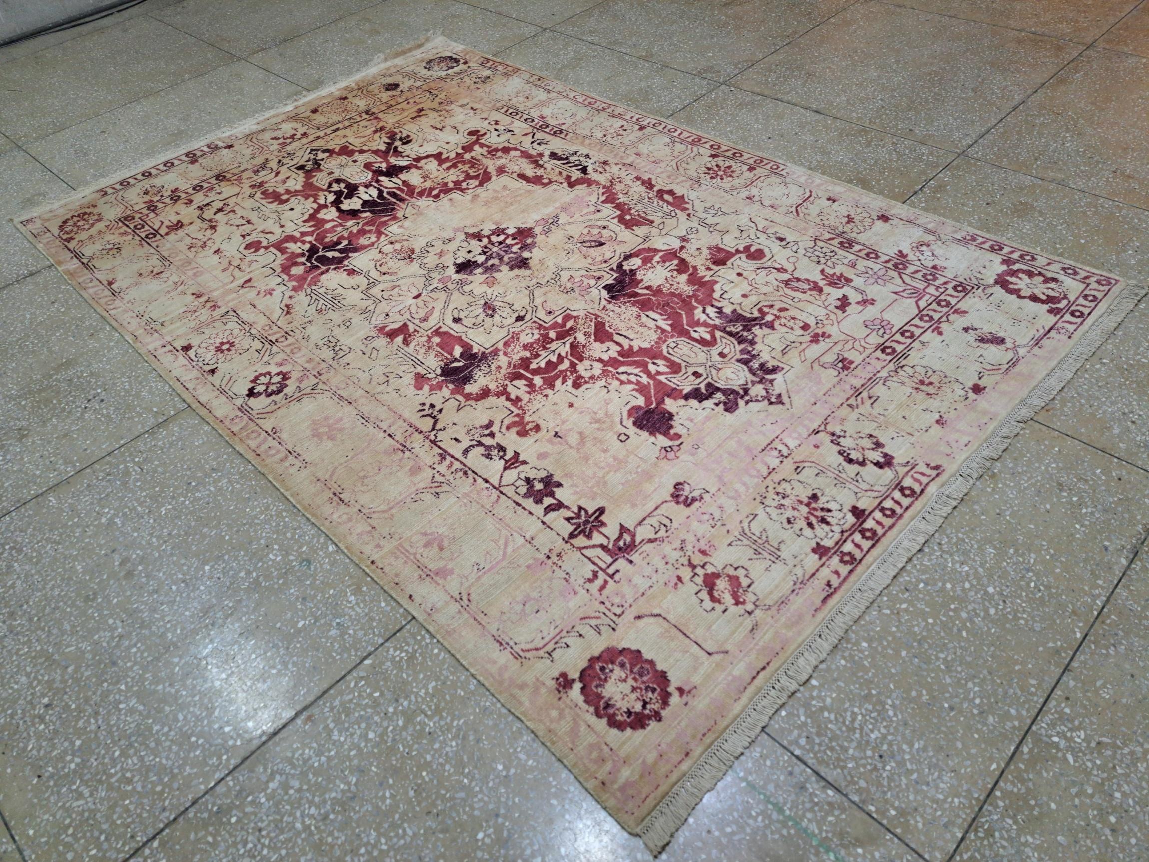 6x9 Ft handgeknüpft Bereich Teppich aus 100% Seide. Zeitgenössischer Wohnzimmerteppich (21. Jahrhundert und zeitgenössisch) im Angebot