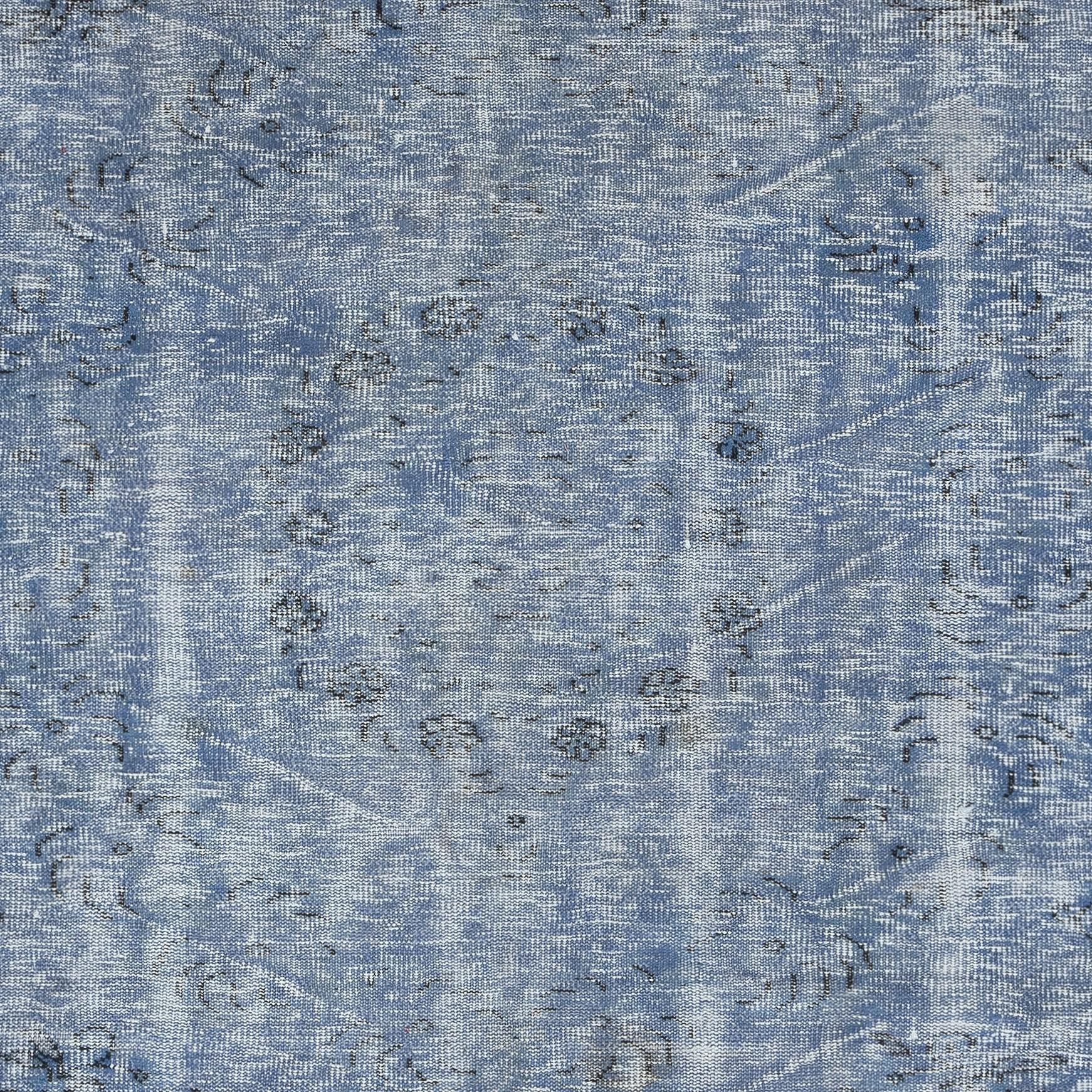 6x9 Ft handgefertigter Teppich aus türkischer Wolle. Blauer überfärbter Vintage-Teppich für ein modernes Zuhause (Türkisch) im Angebot