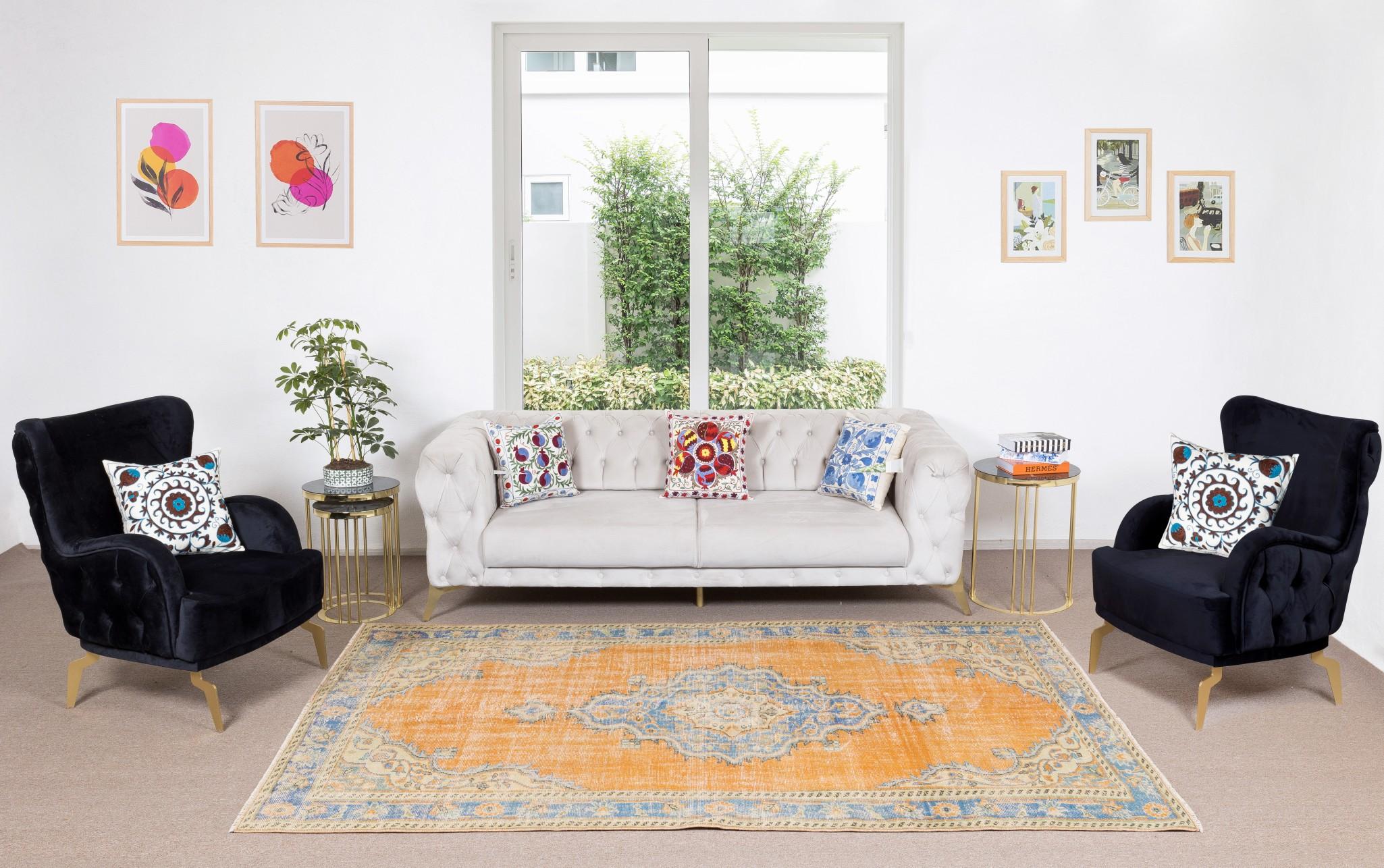 A finely hand-knotted vintage Central Anatolian rug from 1960s. The rug has even low wool pile on cotton foundation. It is heavy and lays flat on the floor, in very good condition with no issues. It has been washed professionally, The rug is sturdy