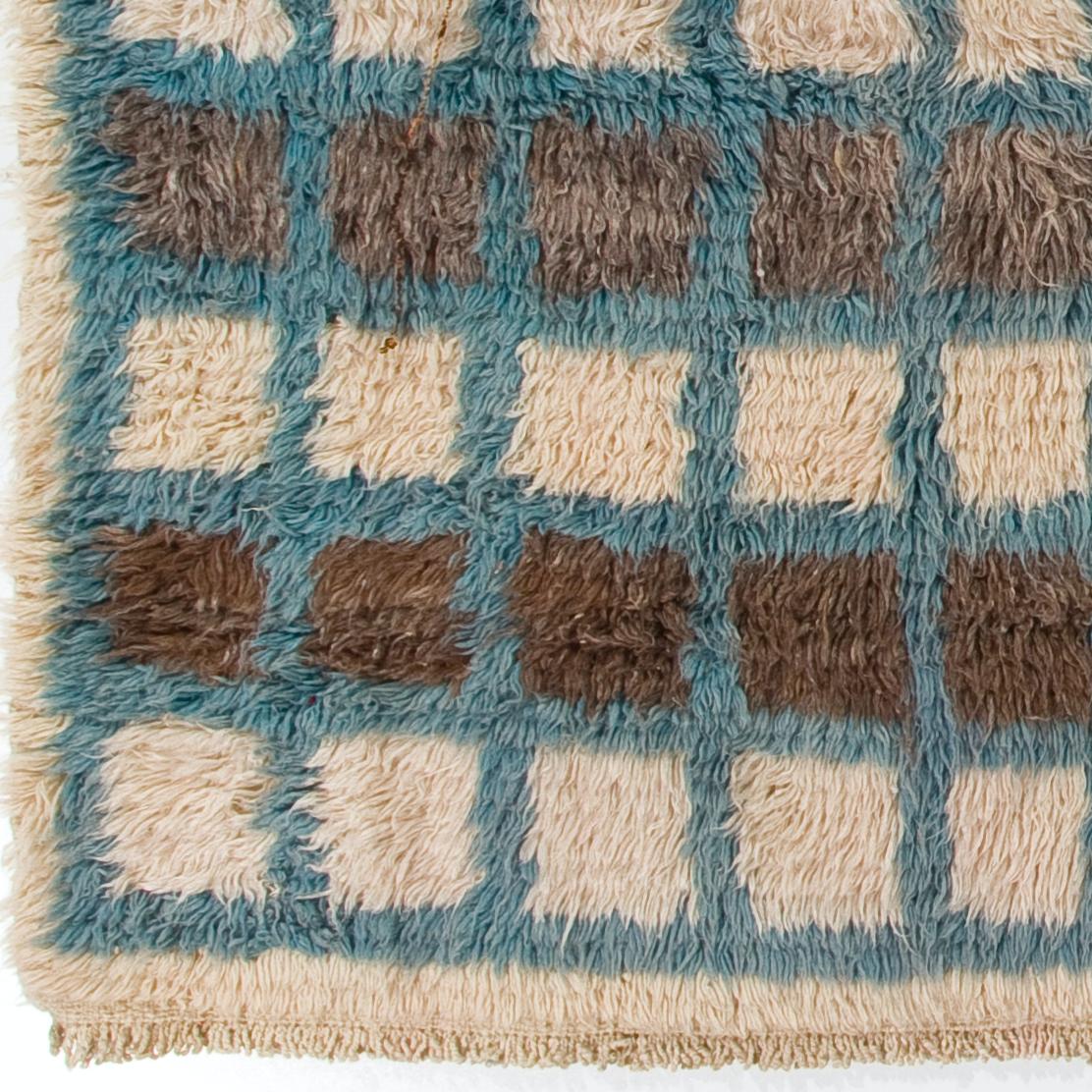 Turco Tappeto Tulu 6x9 ft in lana a scacchiera fatto a mano. Colori beige, marrone e blu in vendita