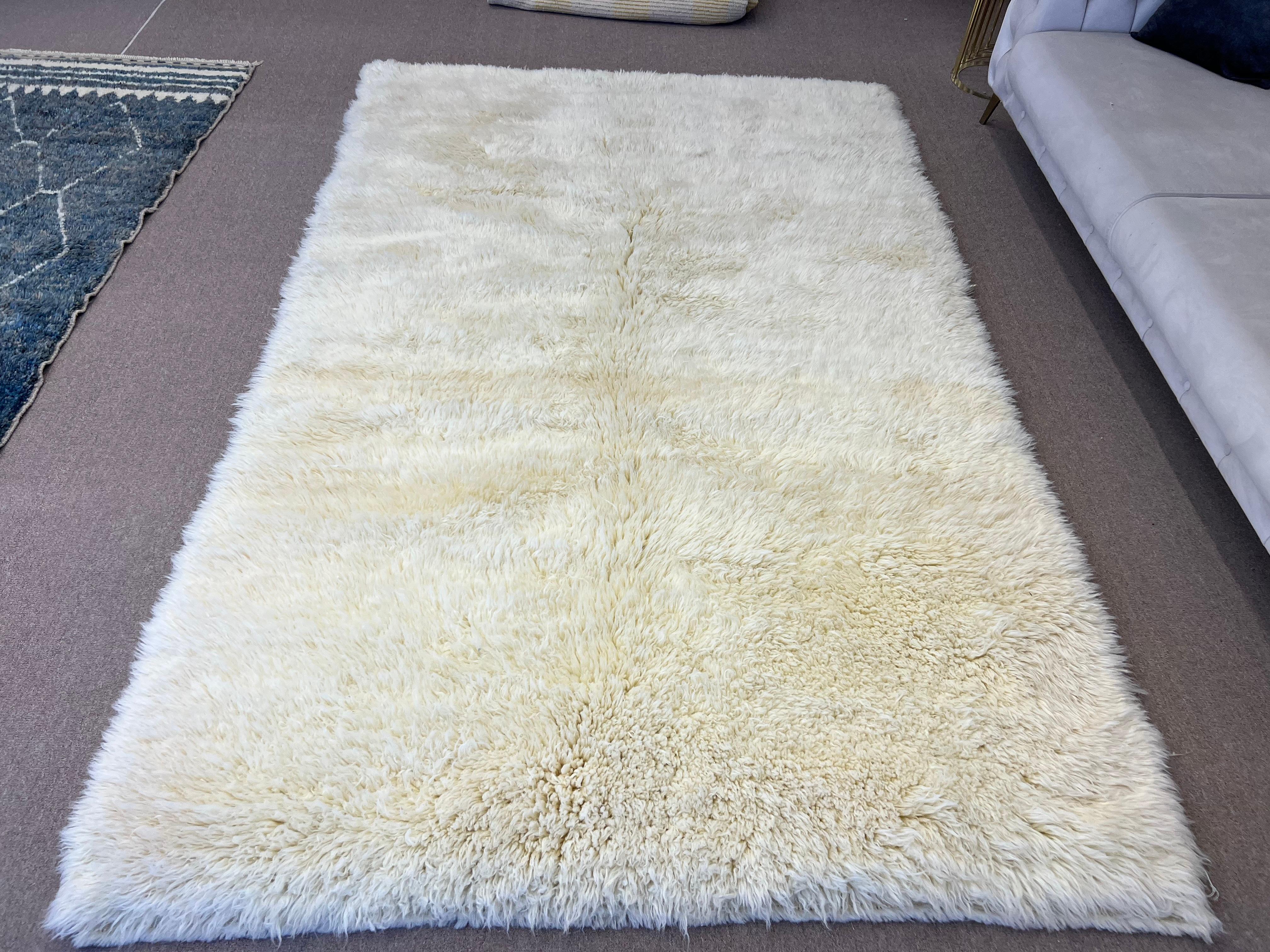 6x9 Fuß Minimalistischer handgeknüpfter türkischer Tulu-Teppich, 100% natürliche, unbefärbte, beige Wolle im Angebot 4