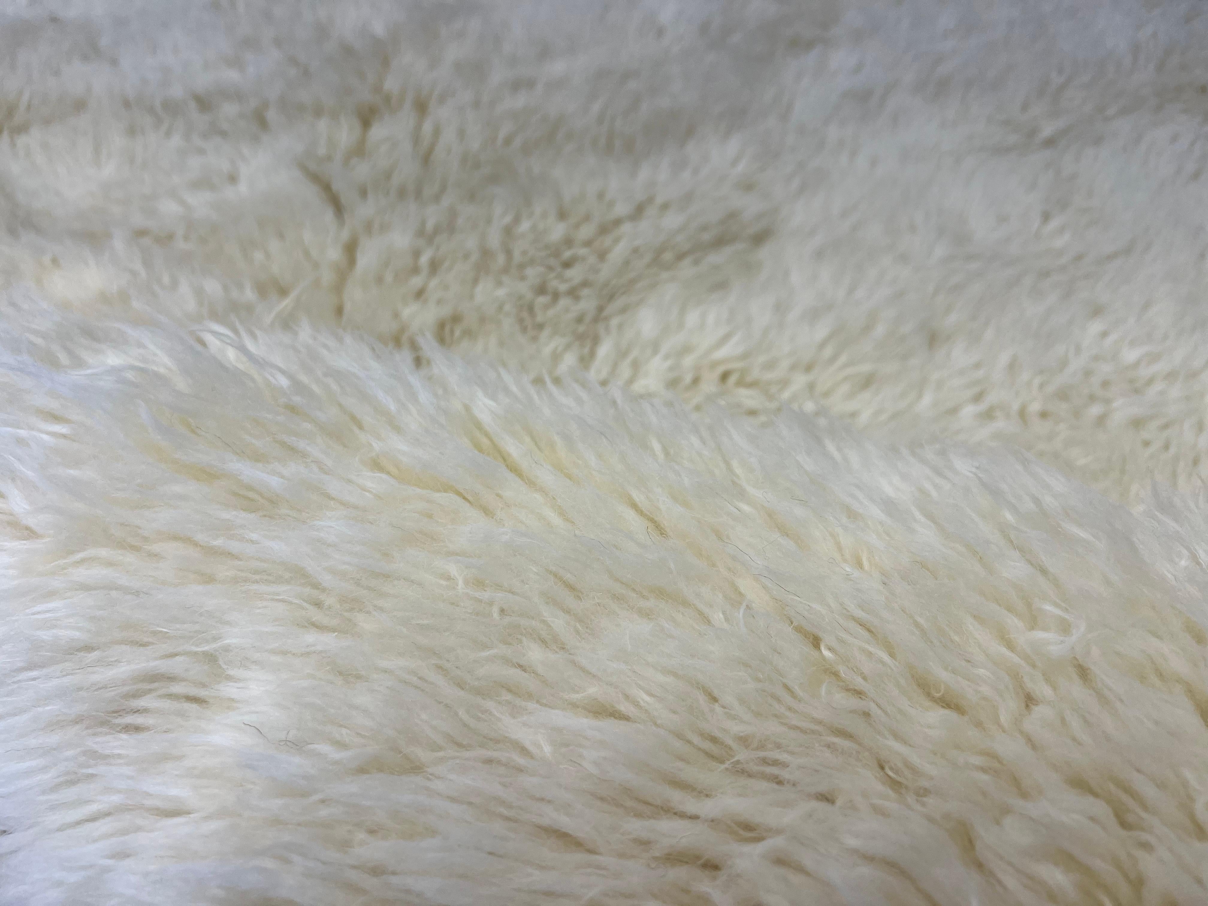 6x9 Fuß Minimalistischer handgeknüpfter türkischer Tulu-Teppich, 100% natürliche, unbefärbte, beige Wolle (21. Jahrhundert und zeitgenössisch) im Angebot