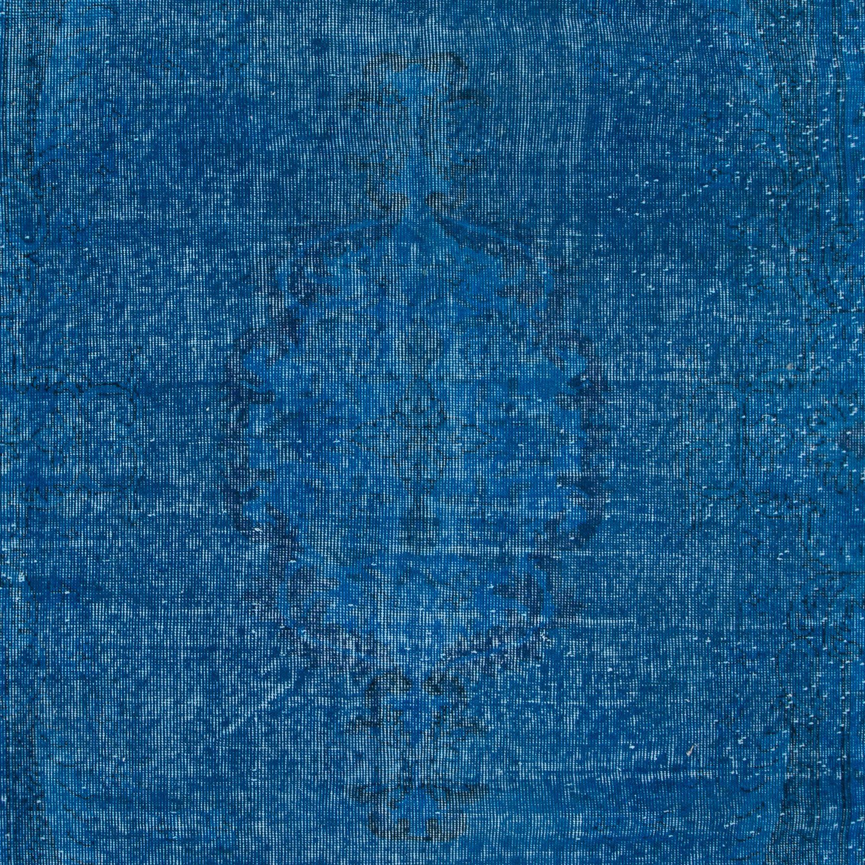 Turkish 6x9 Ft Modern Blue Area Rug made of wool and cotton, Hand-Knotted in Turkey For Sale