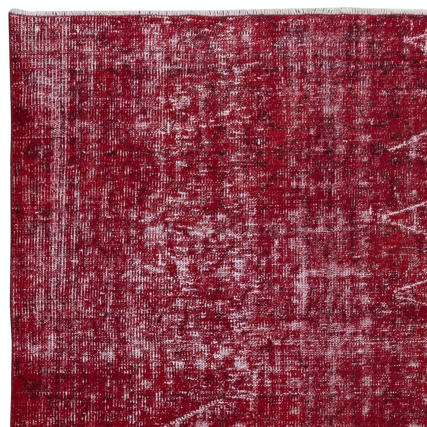 6x9 Ft Modern & Contemporary Rug in Dark Red, Handmade Turkish Wool Carpet In Good Condition For Sale In Spring Valley, NY
