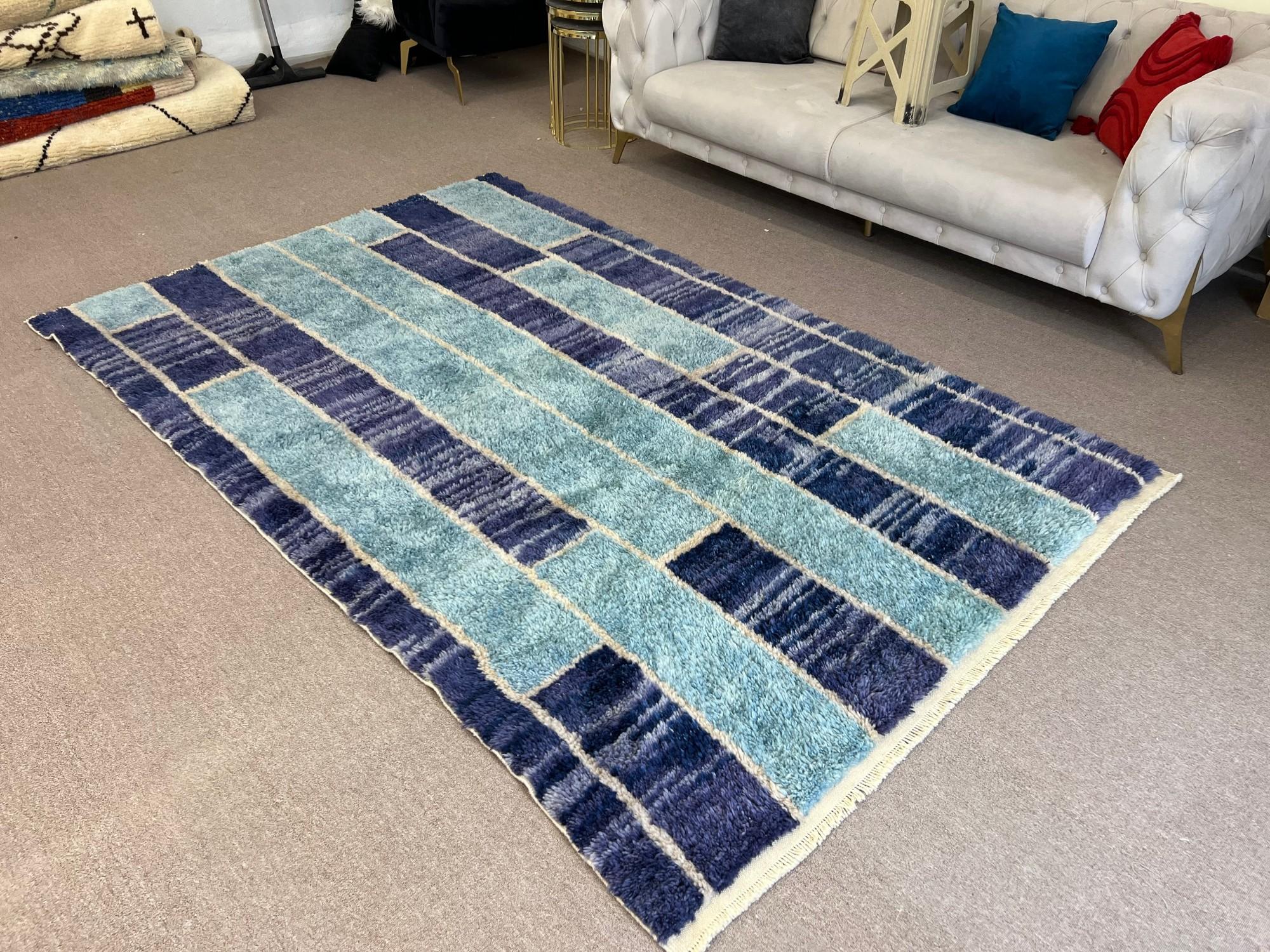 6x9 Ft Modern Hand knotted Tulu Rug in Blue, 100% Wool, Custom Options Available In New Condition For Sale In Philadelphia, PA