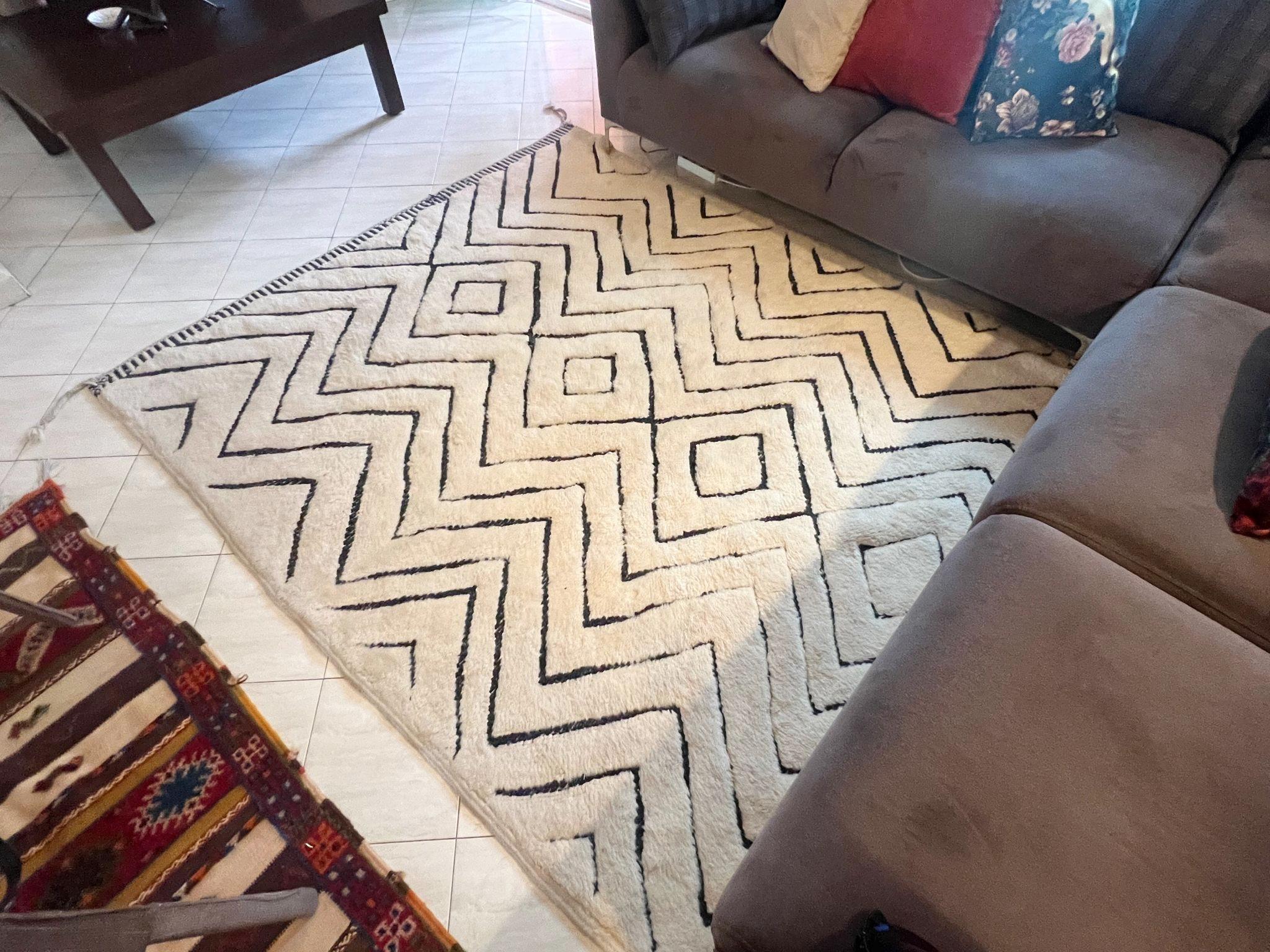 Contemporary 6x9 ft Modern Handmade Moroccan Wool Tulu Rug in Beige, Custom Options Available For Sale